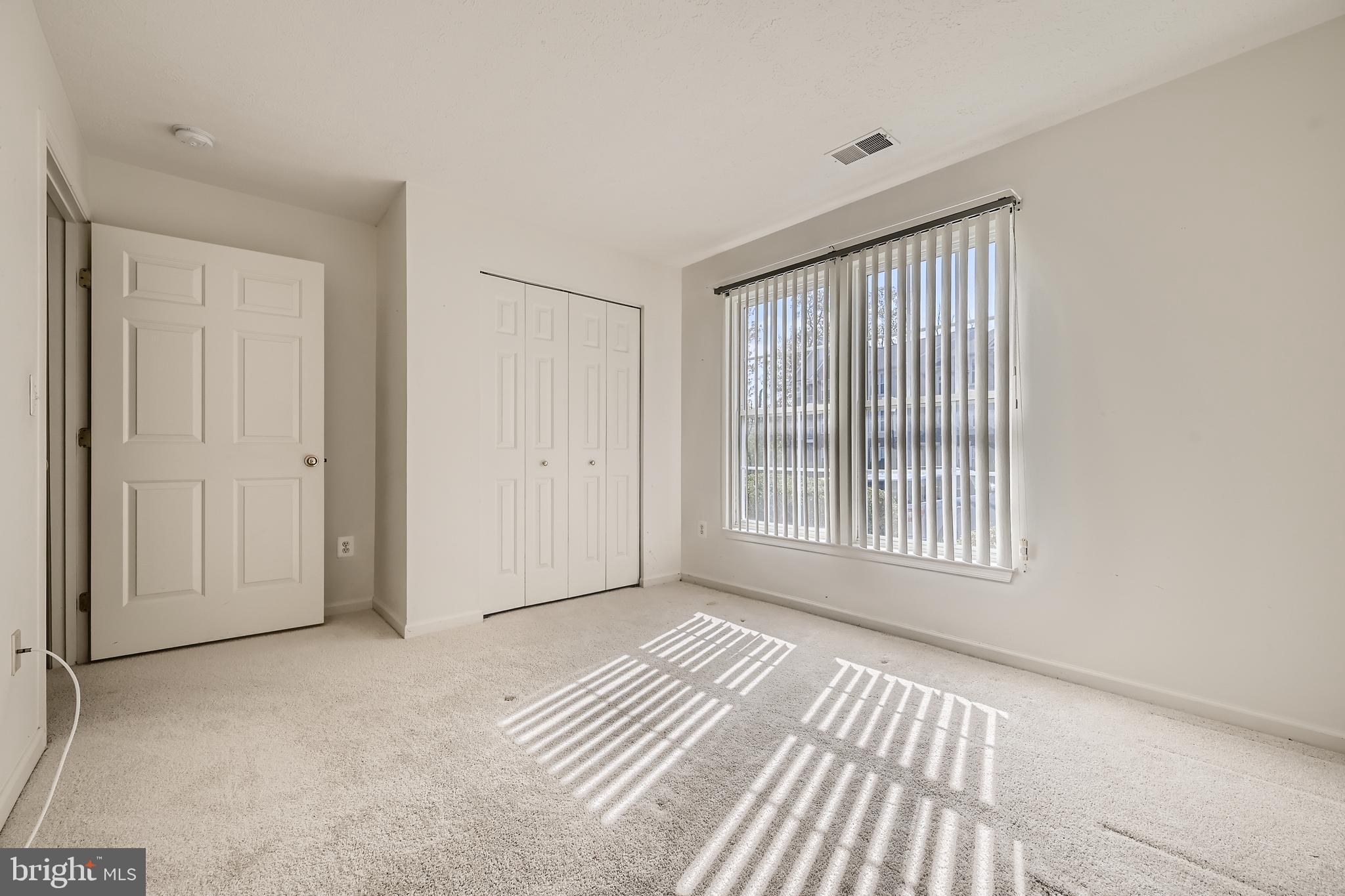 SILVER LAKE - Residential