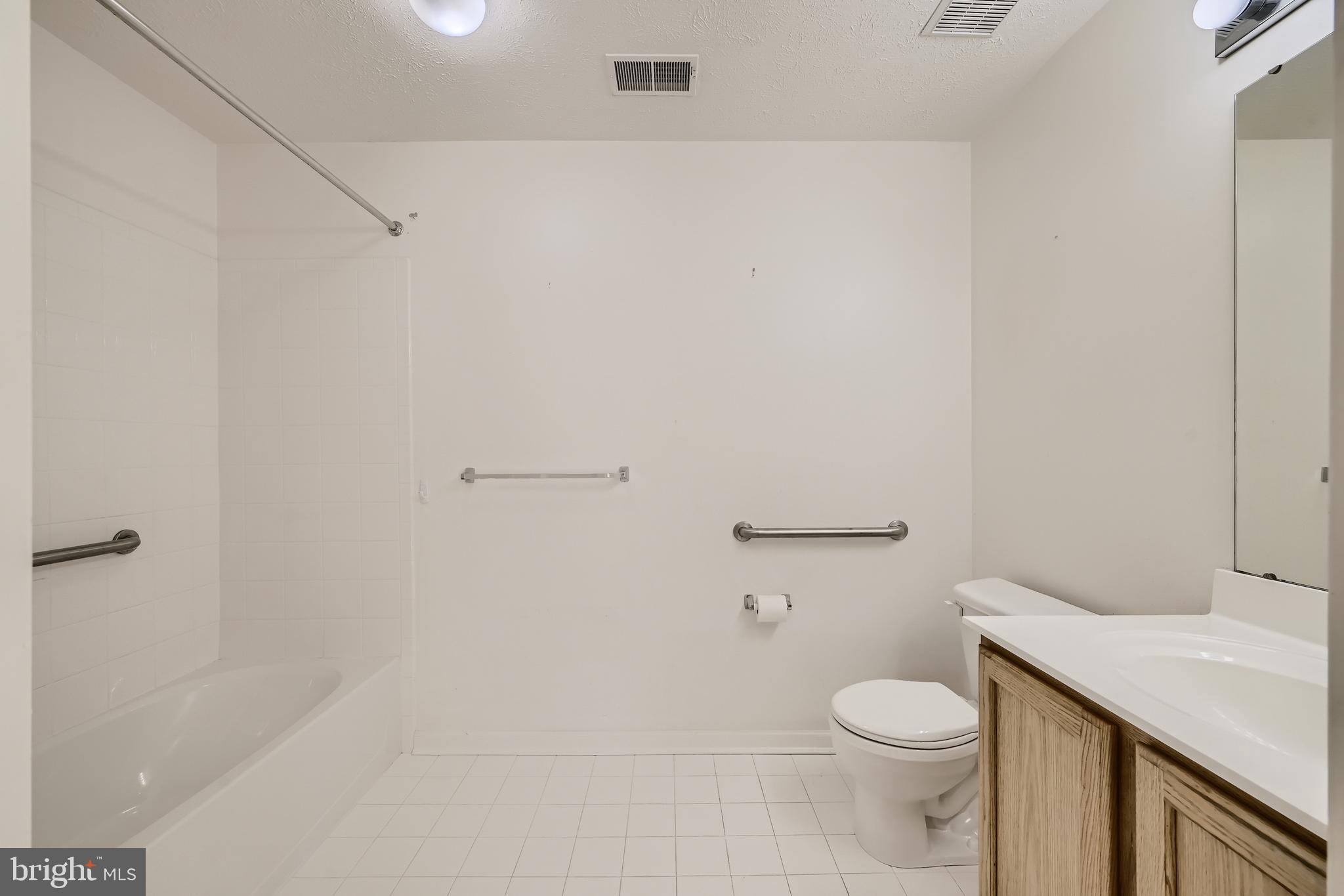 SILVER LAKE - Residential