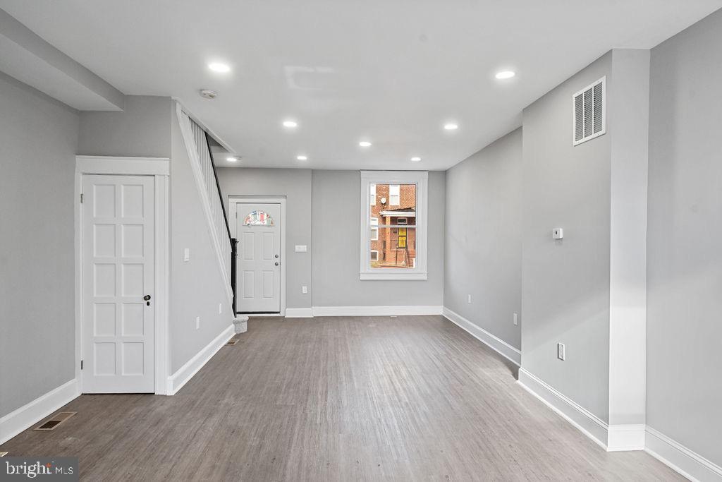 WAVERLY - Residential Lease