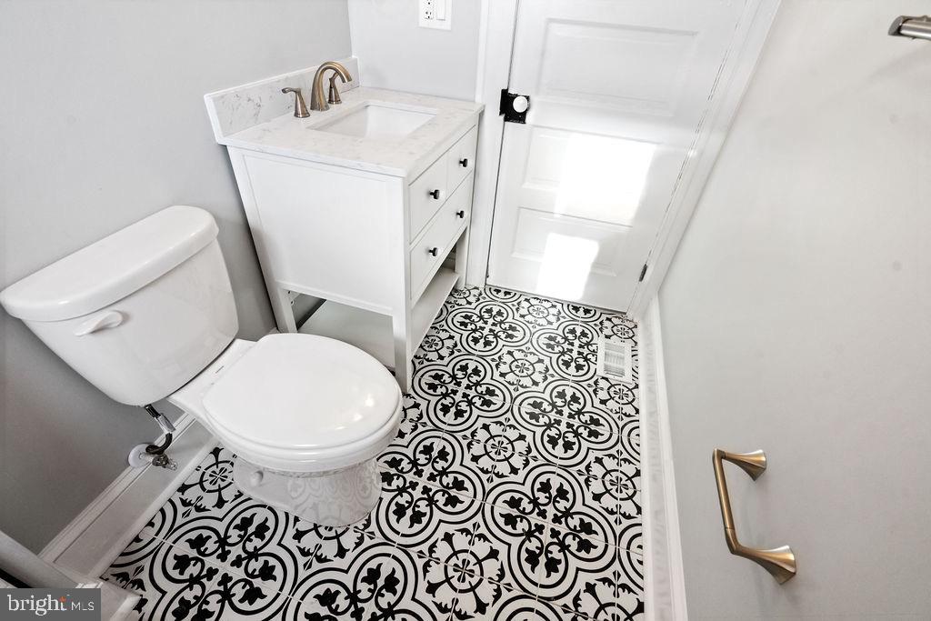 WAVERLY - Residential Lease