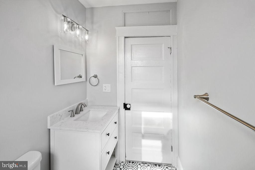 WAVERLY - Residential Lease