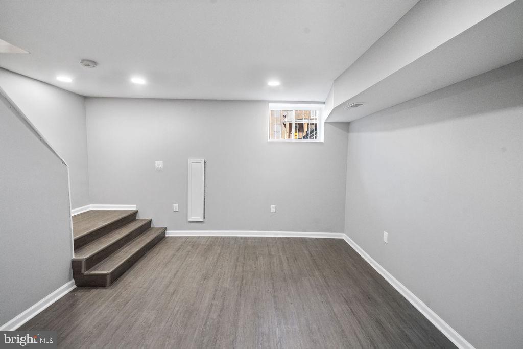 WAVERLY - Residential Lease