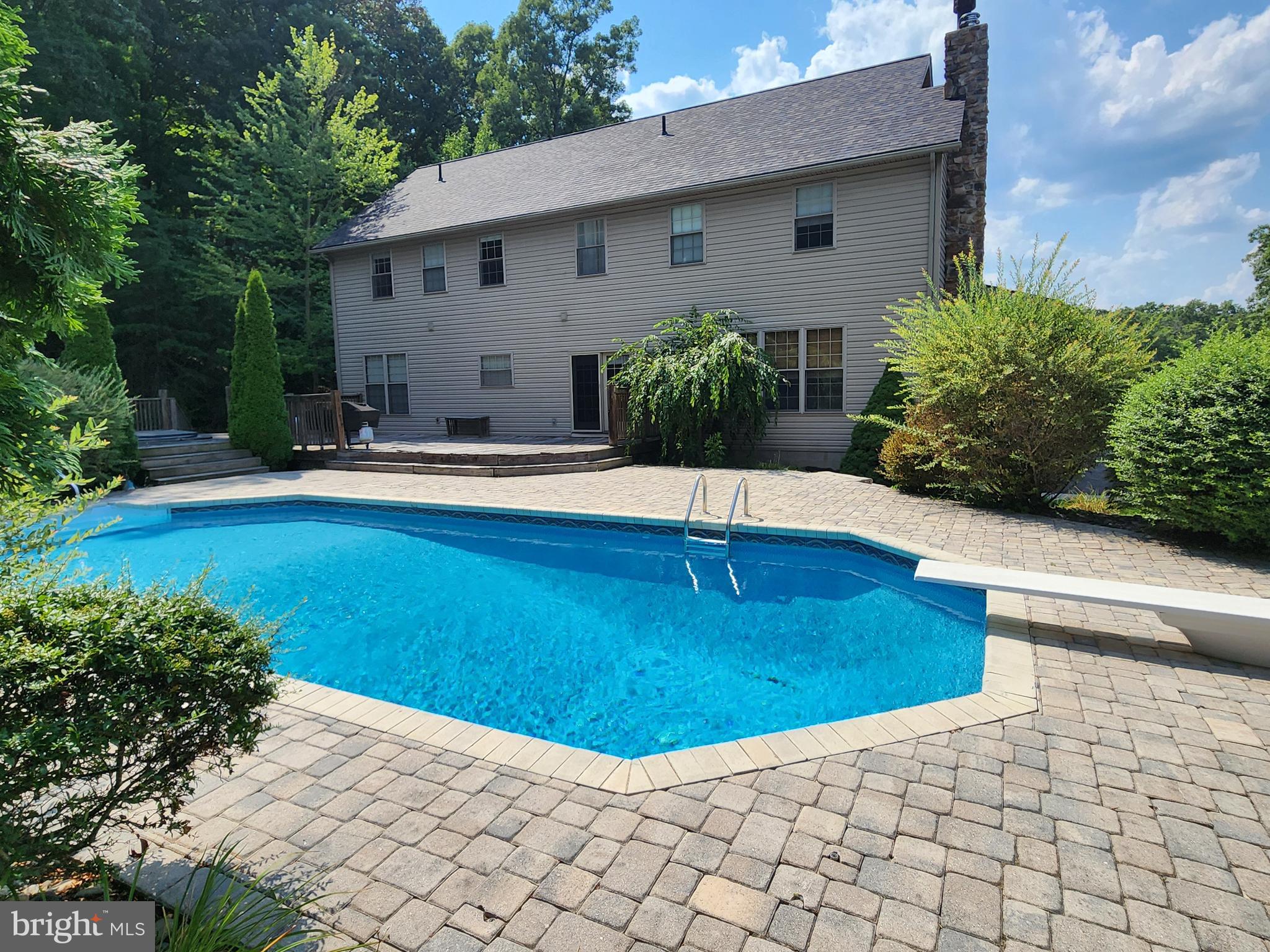 LAKEWOOD - Residential