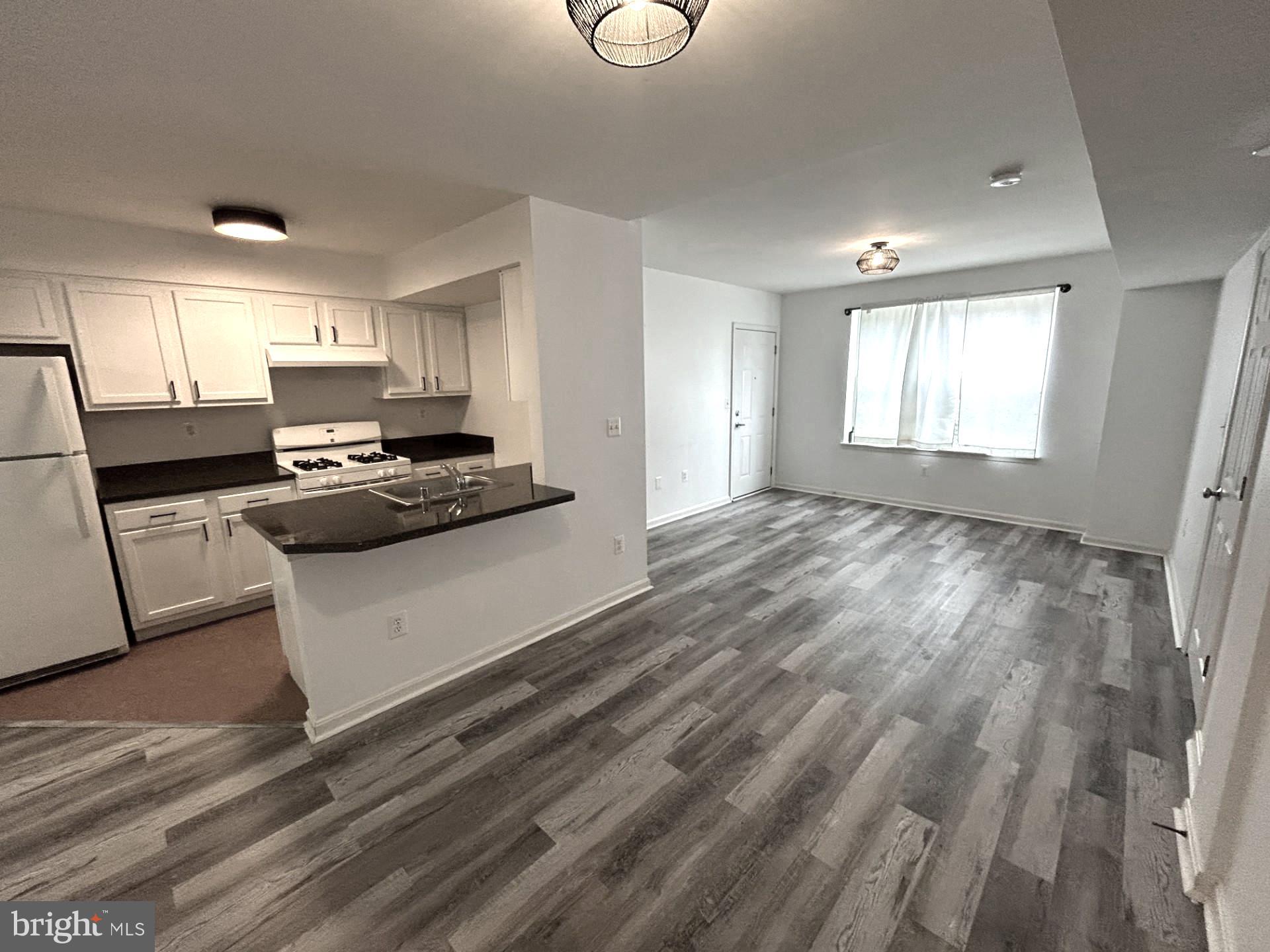 1700 W STREET SE 5