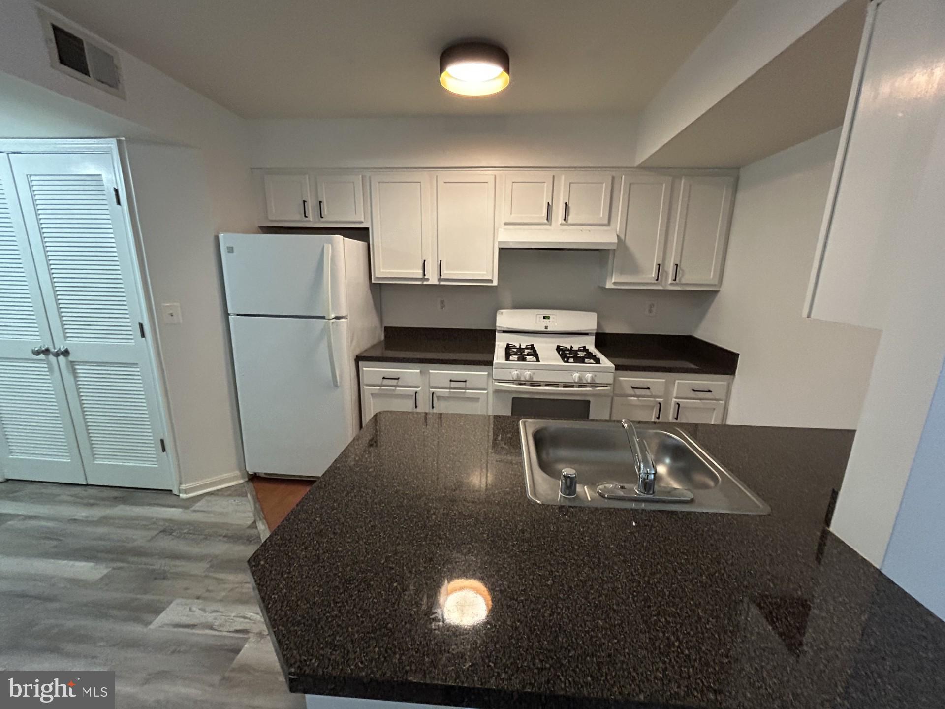 1700 W STREET SE 5
