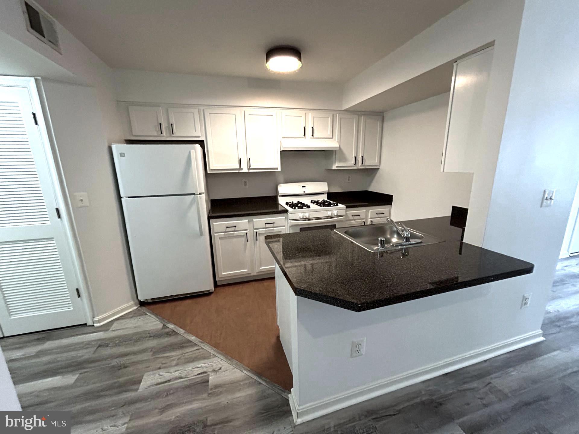 1700 W STREET SE 5