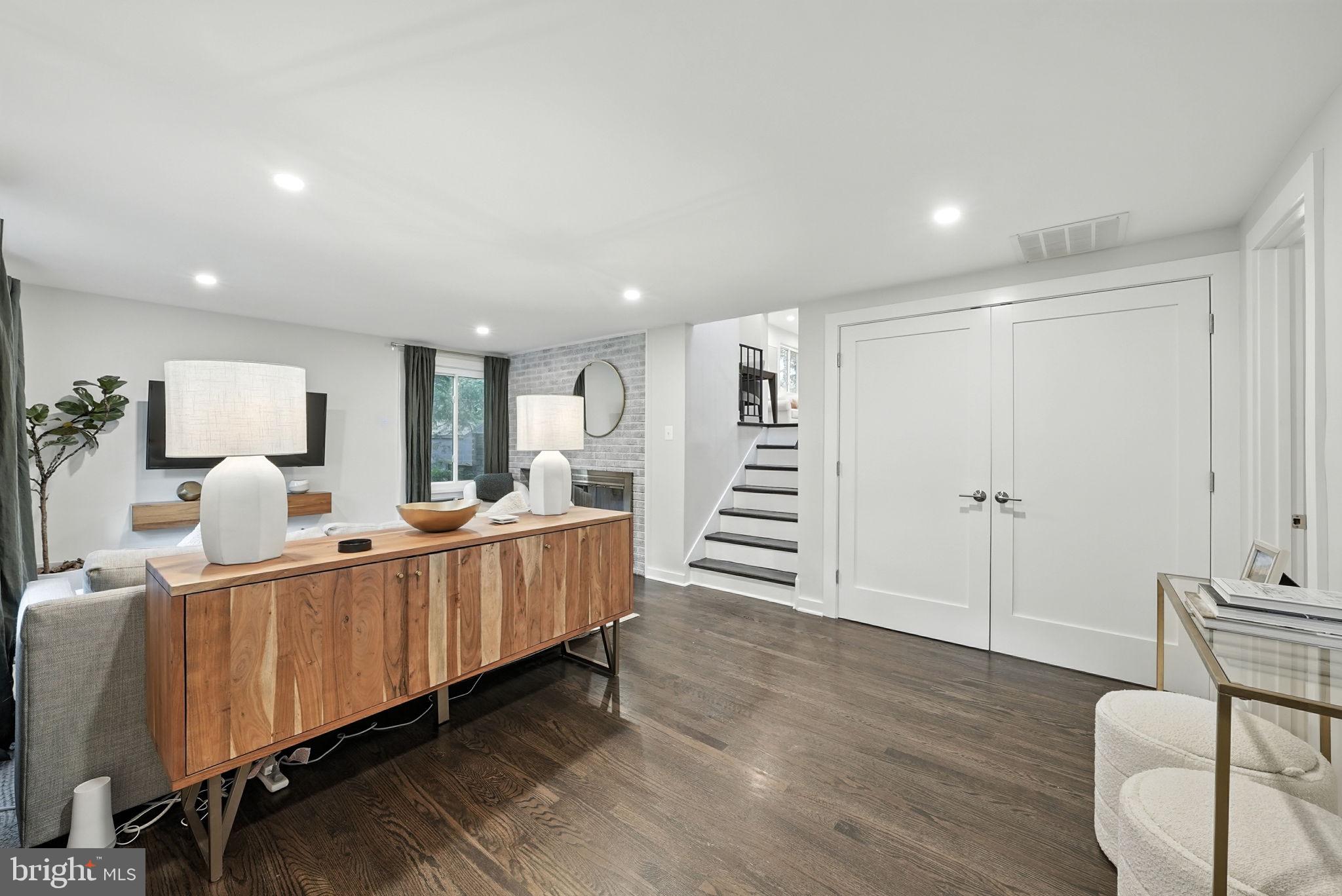 7312 BRAD STREET