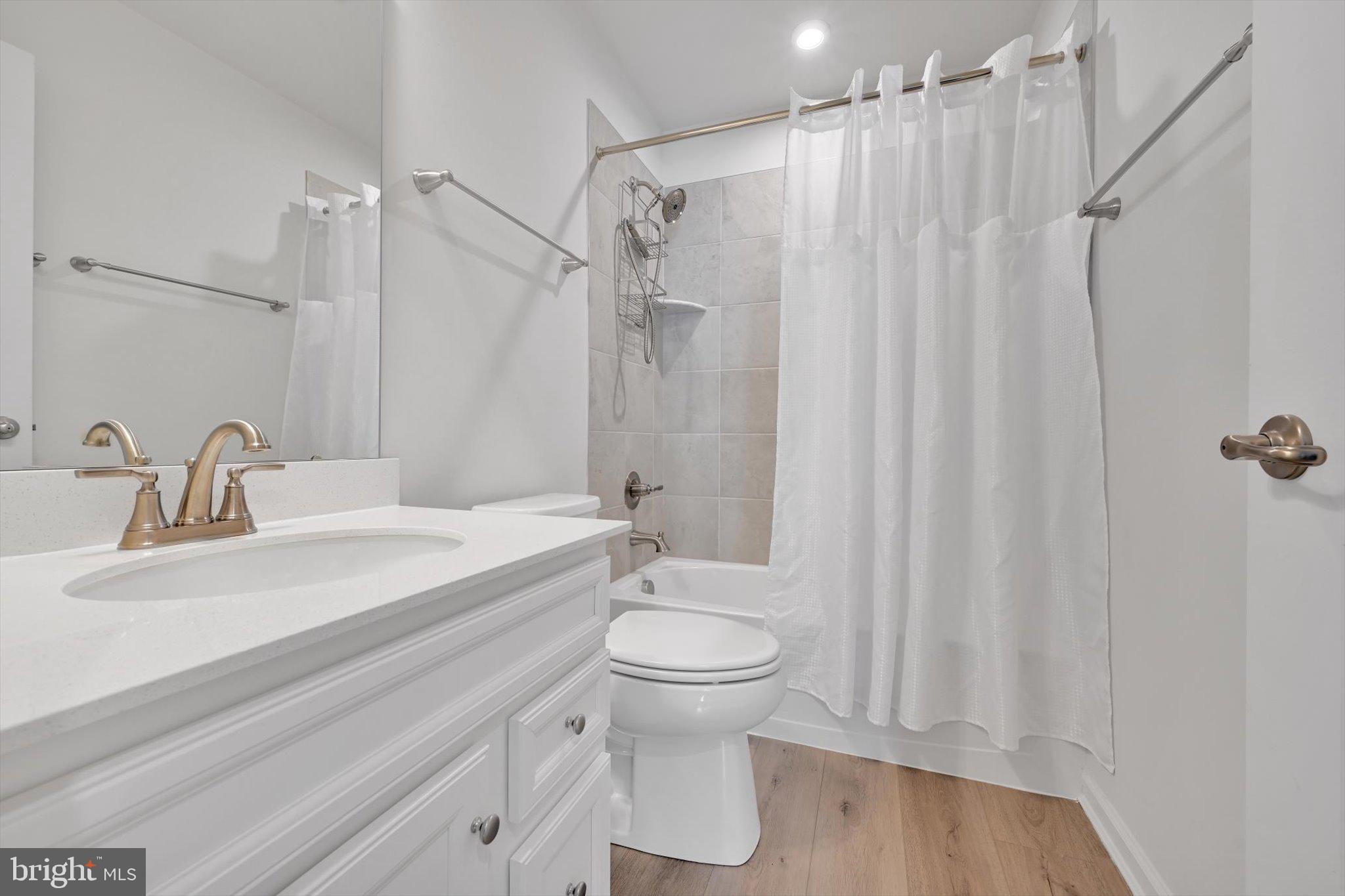 APPLEWOOD - Residential