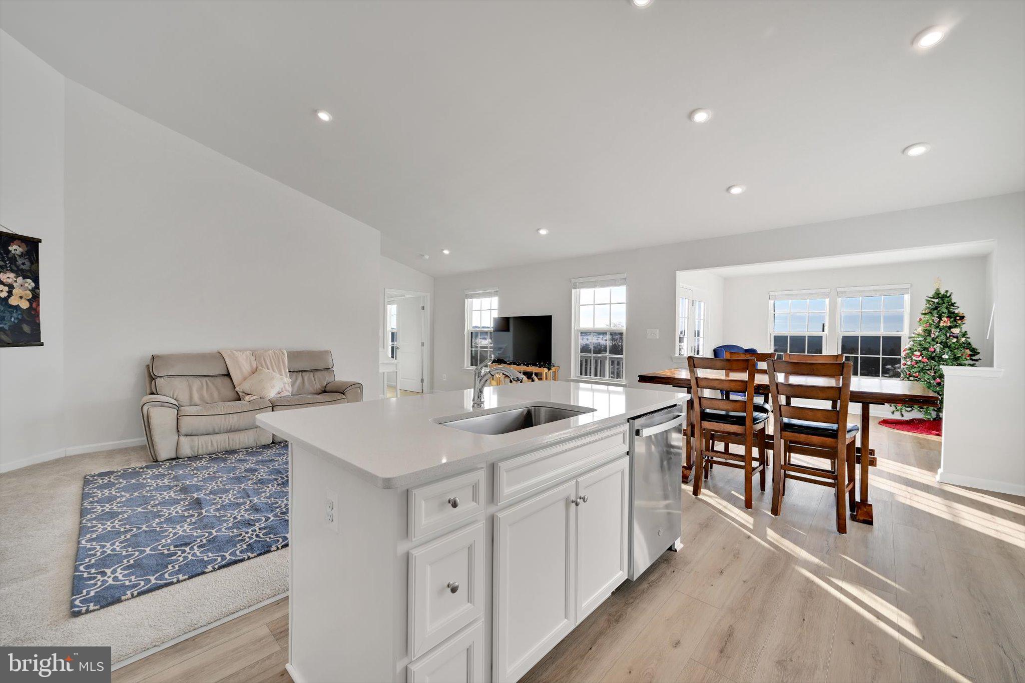 APPLEWOOD - Residential