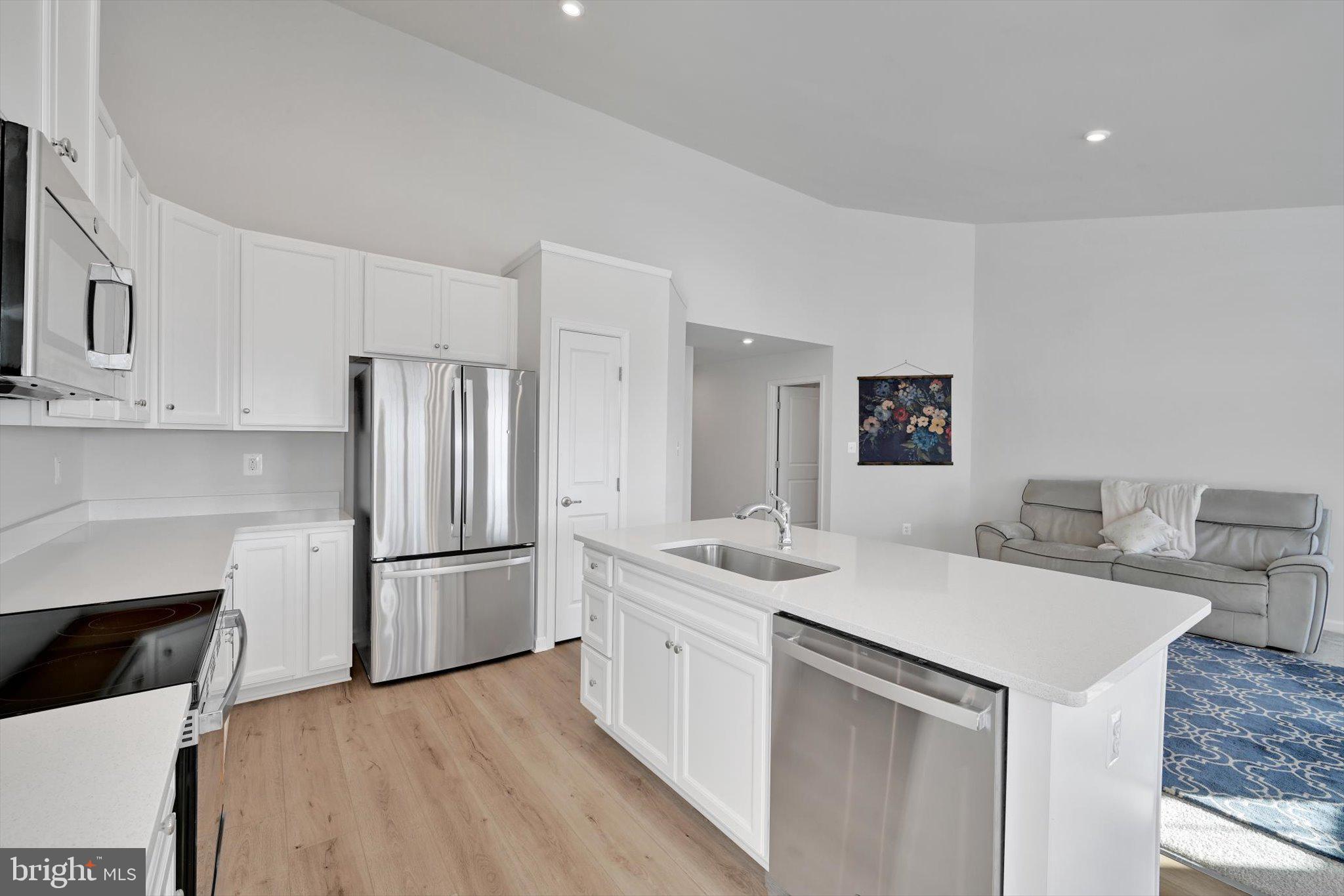 APPLEWOOD - Residential