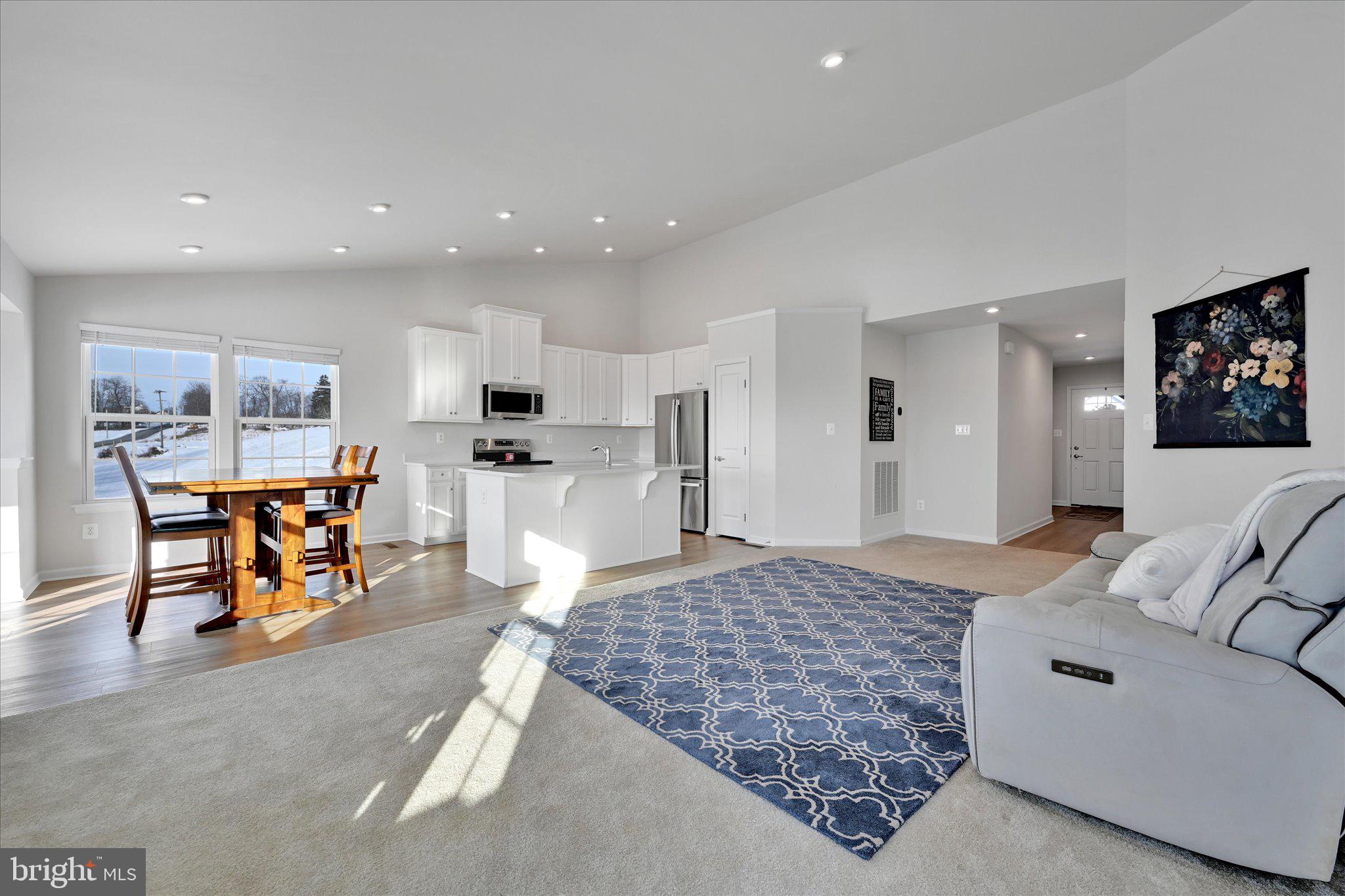 APPLEWOOD - Residential