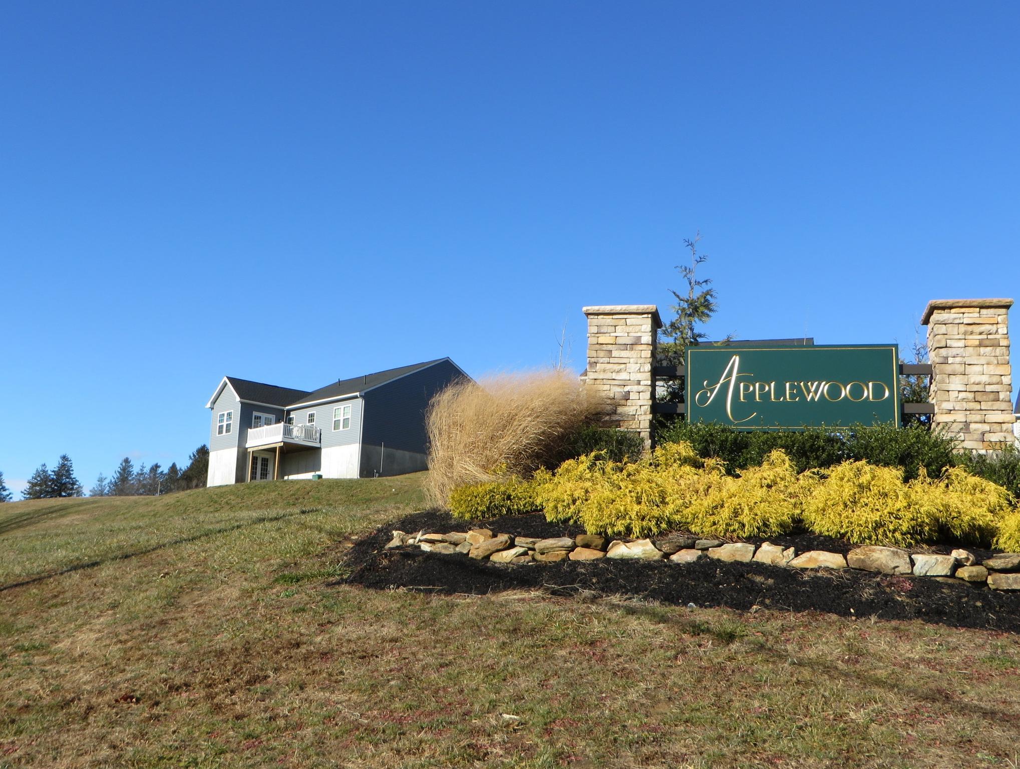 APPLEWOOD - Residential
