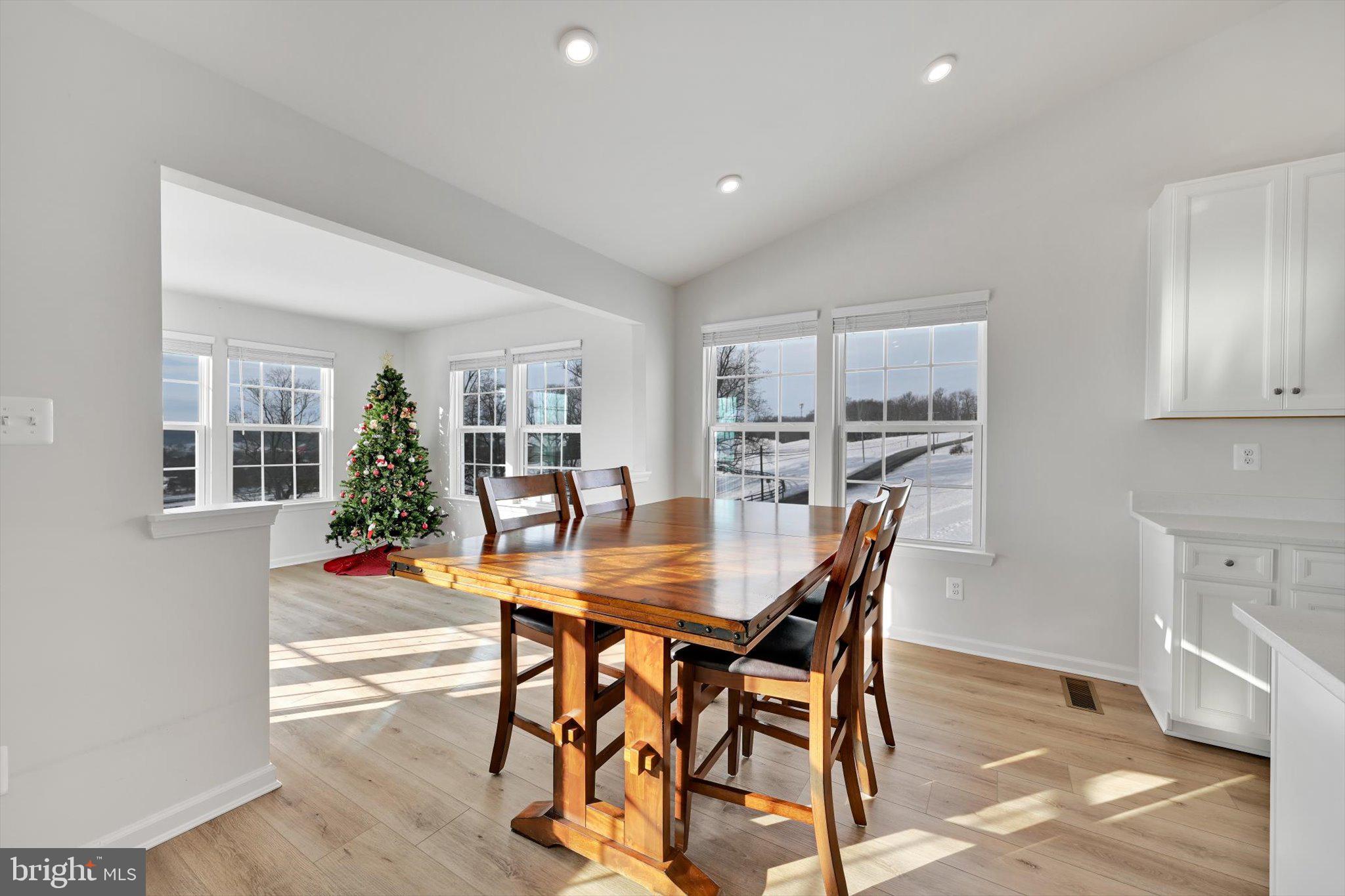 APPLEWOOD - Residential