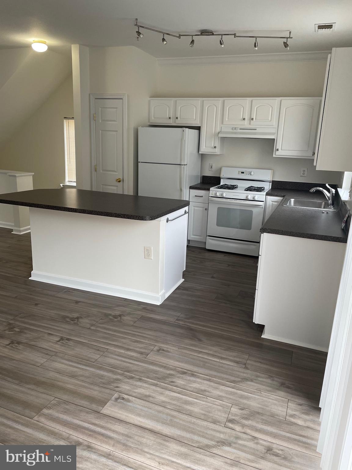 PARKSIDE AT ASHBURN - Residential Lease