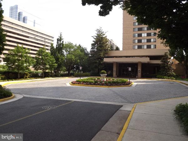 SKYLINE HOUSE - Residential Lease