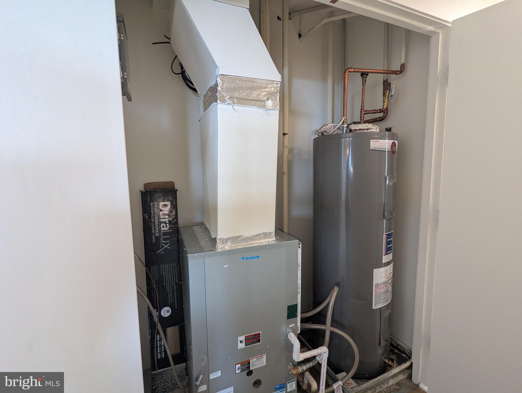 SKYLINE HOUSE - Residential Lease