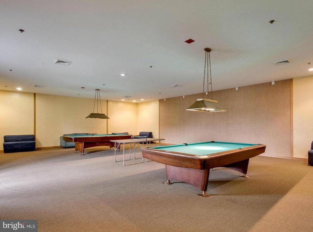 SKYLINE HOUSE - Residential Lease