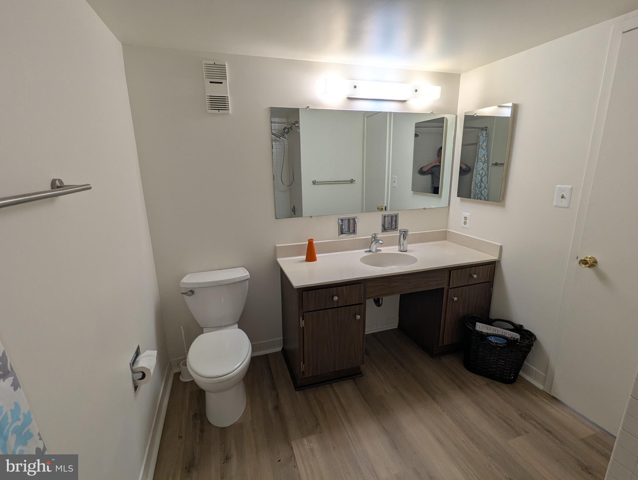 SKYLINE HOUSE - Residential Lease