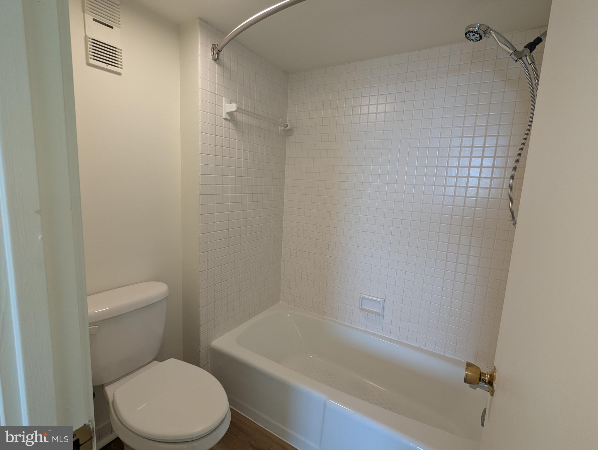 SKYLINE HOUSE - Residential Lease