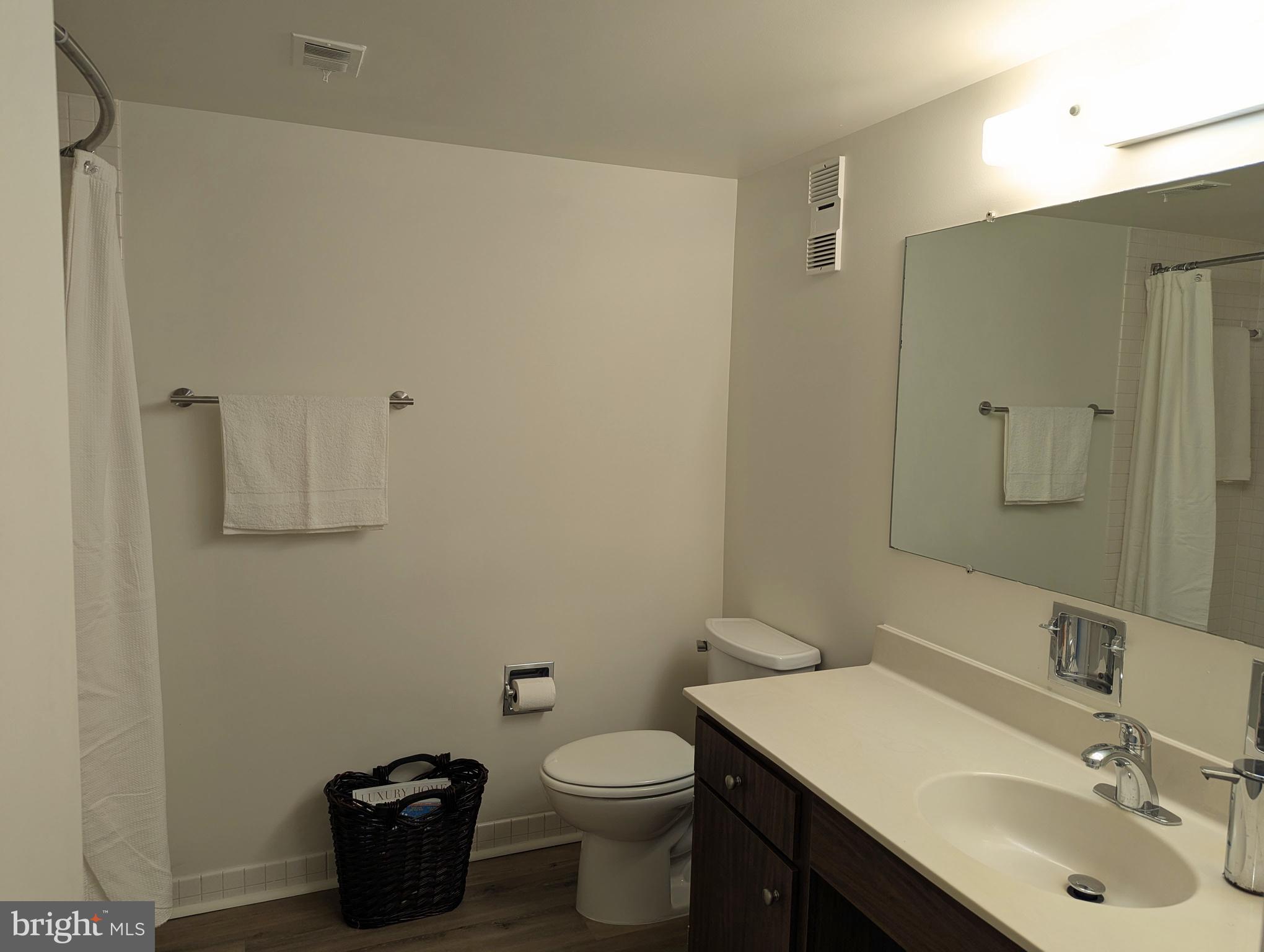 SKYLINE HOUSE - Residential Lease