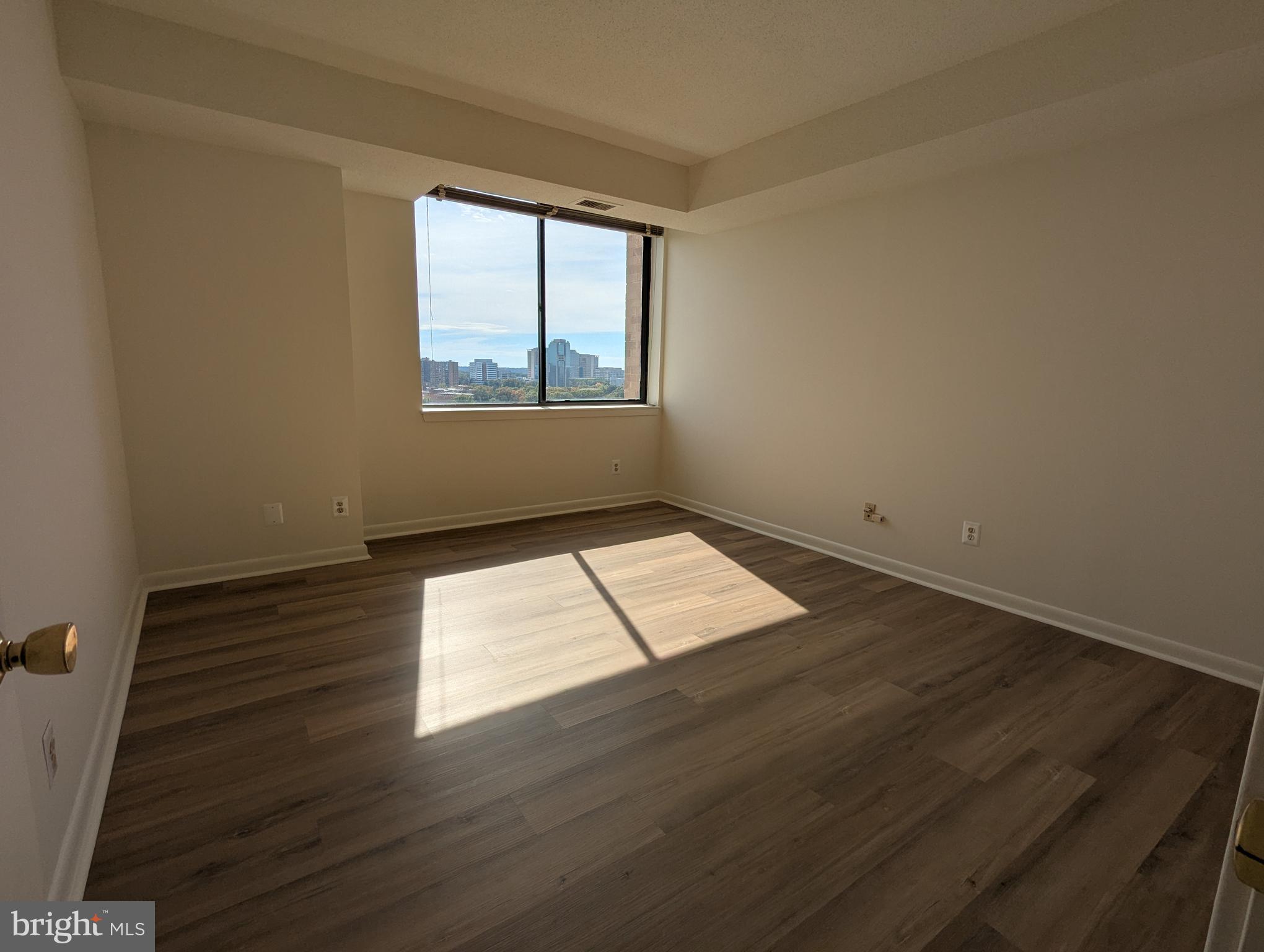 SKYLINE HOUSE - Residential Lease