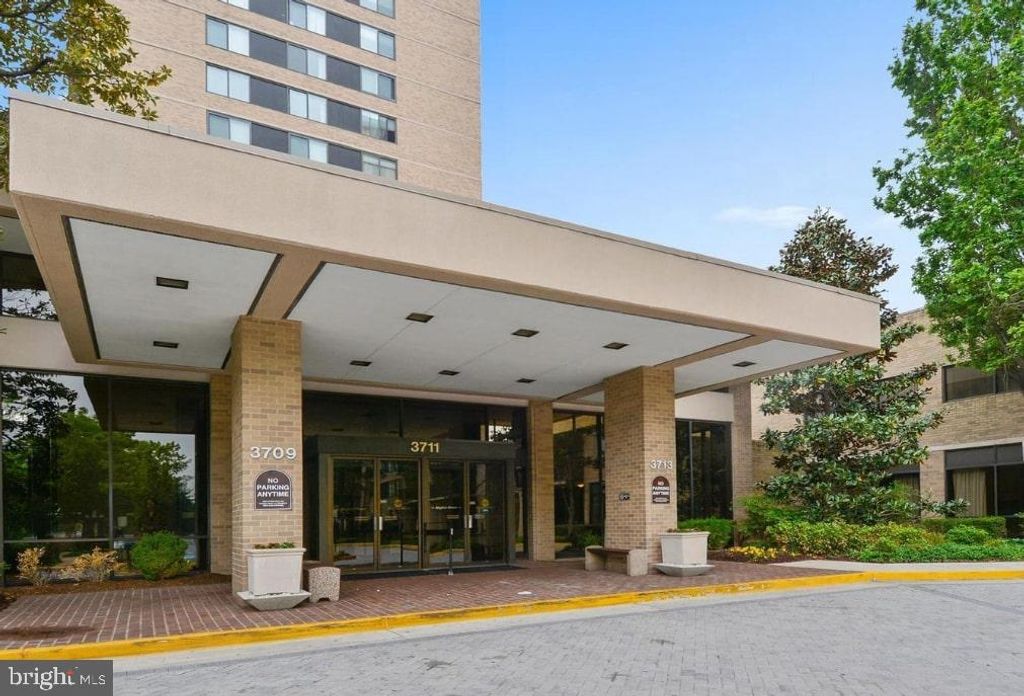 Photo of 3709 S George Mason Drive #1610 E, FALLS CHURCH, VA 22041 (MLS # VAFX2272824)