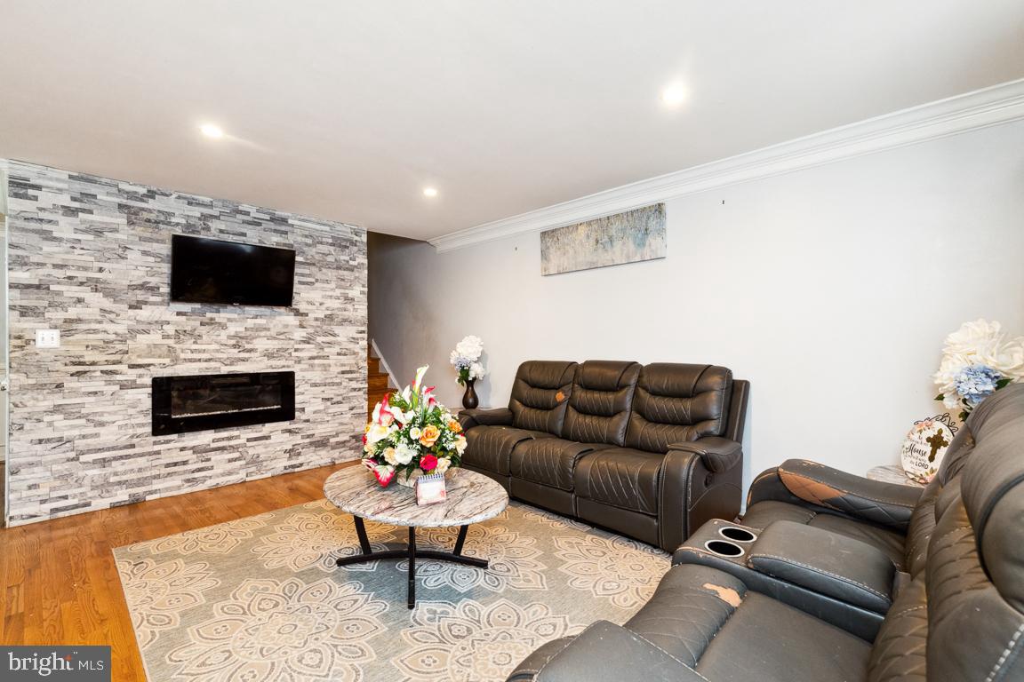 CLUBSIDE - Residential