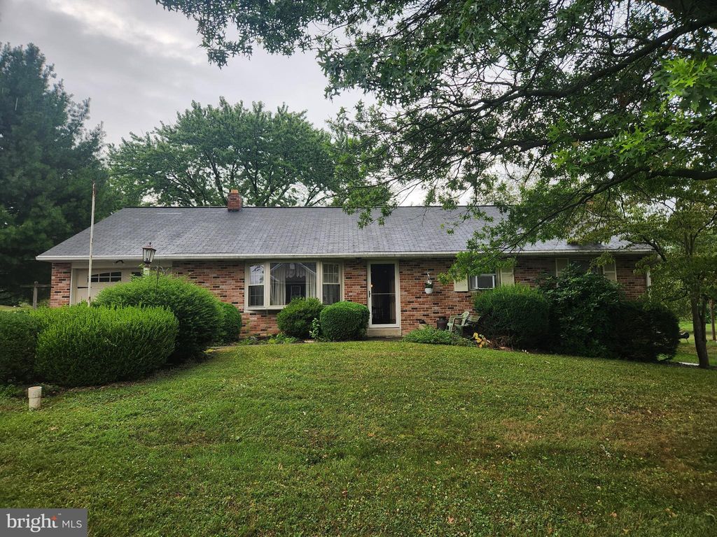 Photo of 1005 Union House Road, Lititz, PA 17543 (MLS # PALA2055634)
