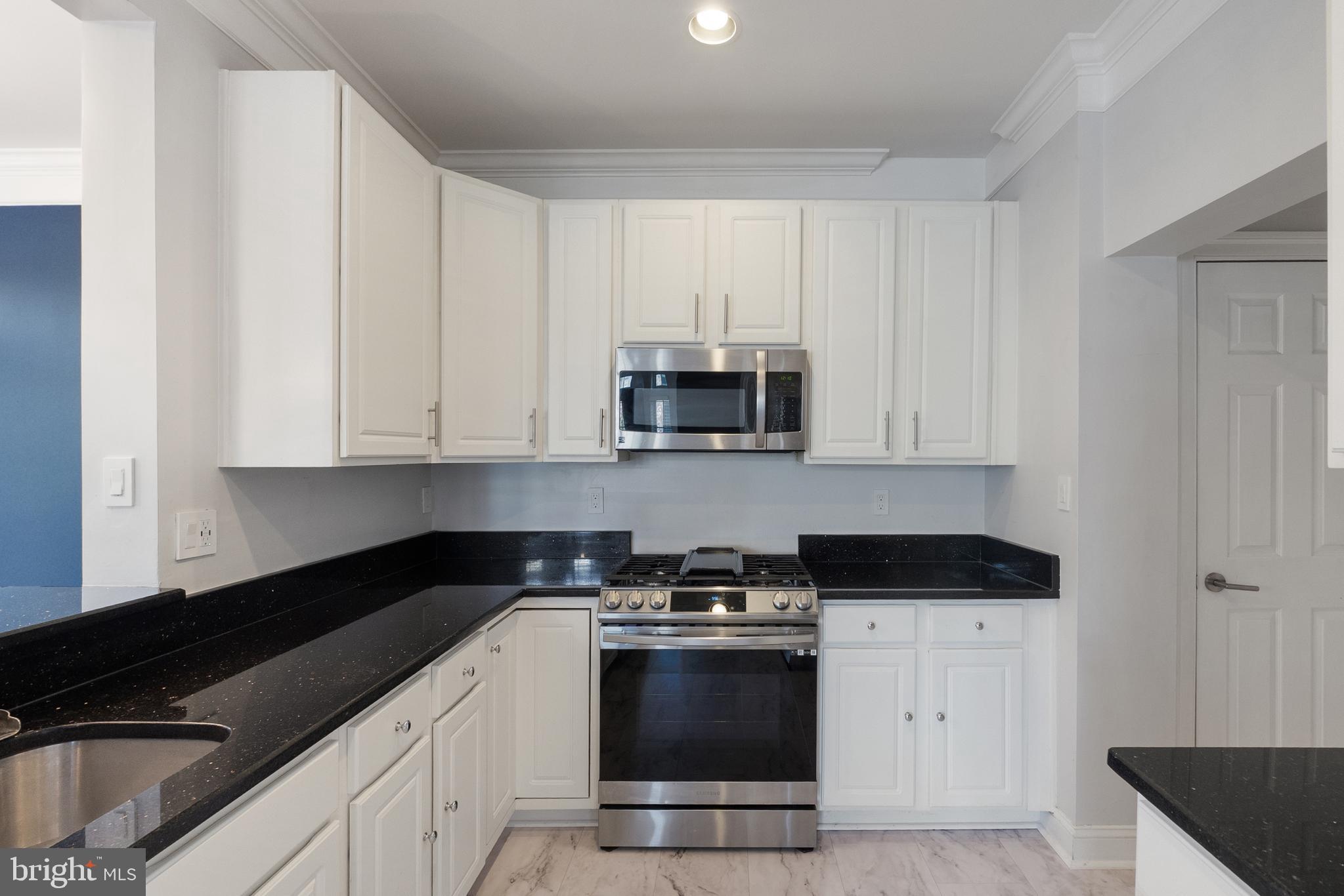 POTOMAC LAKES - Residential