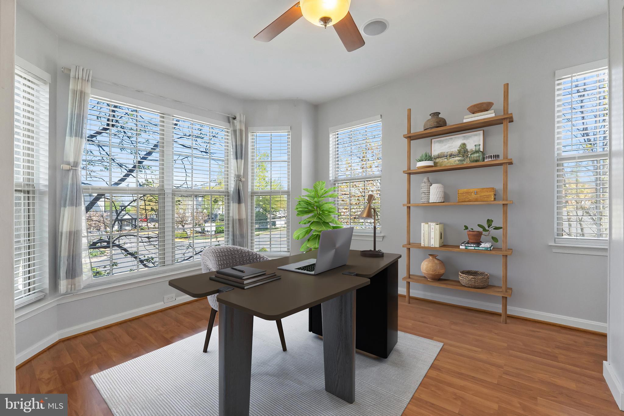 POTOMAC LAKES - Residential