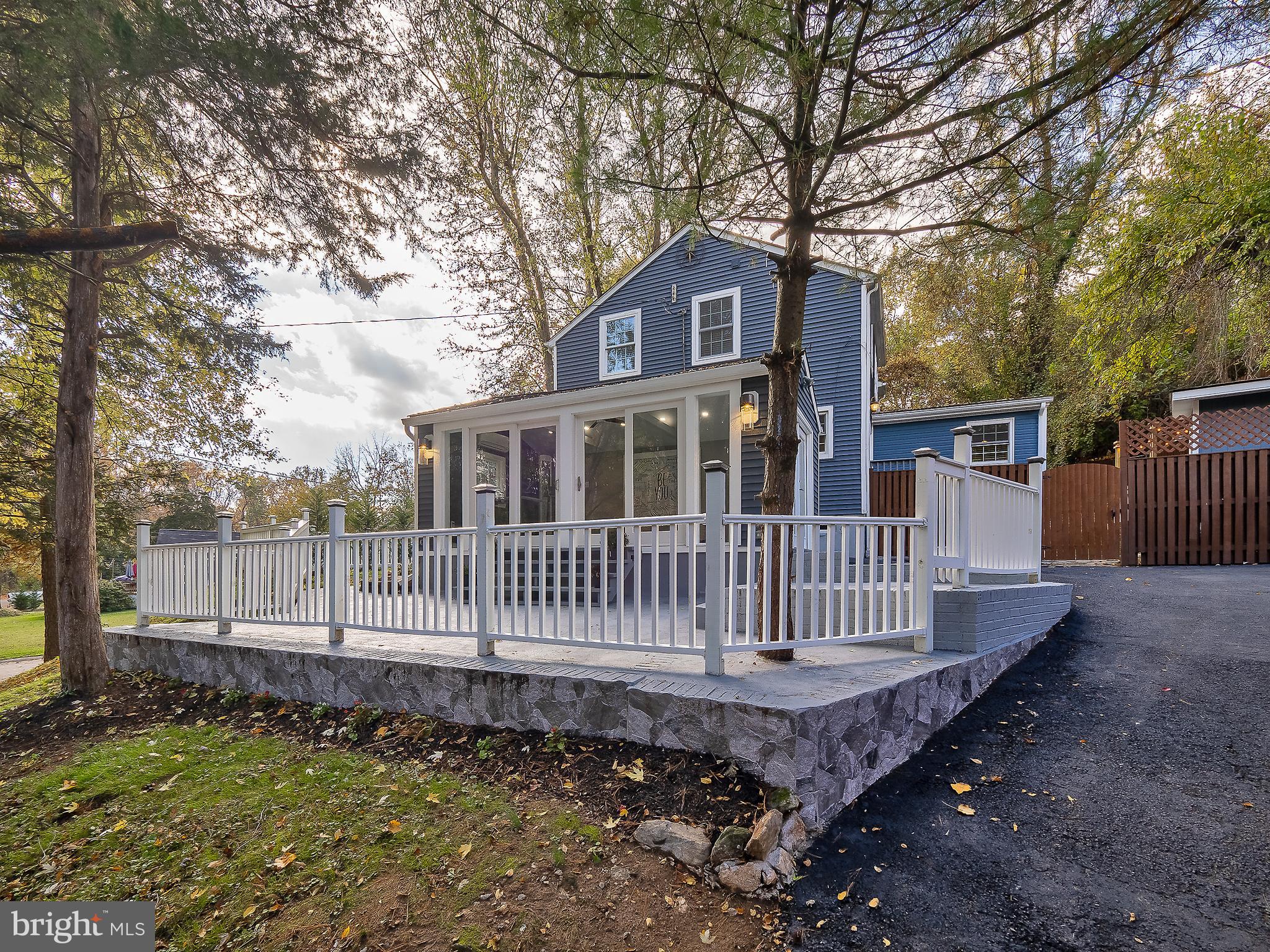 VEIRS MILL VILLAGE - Residential