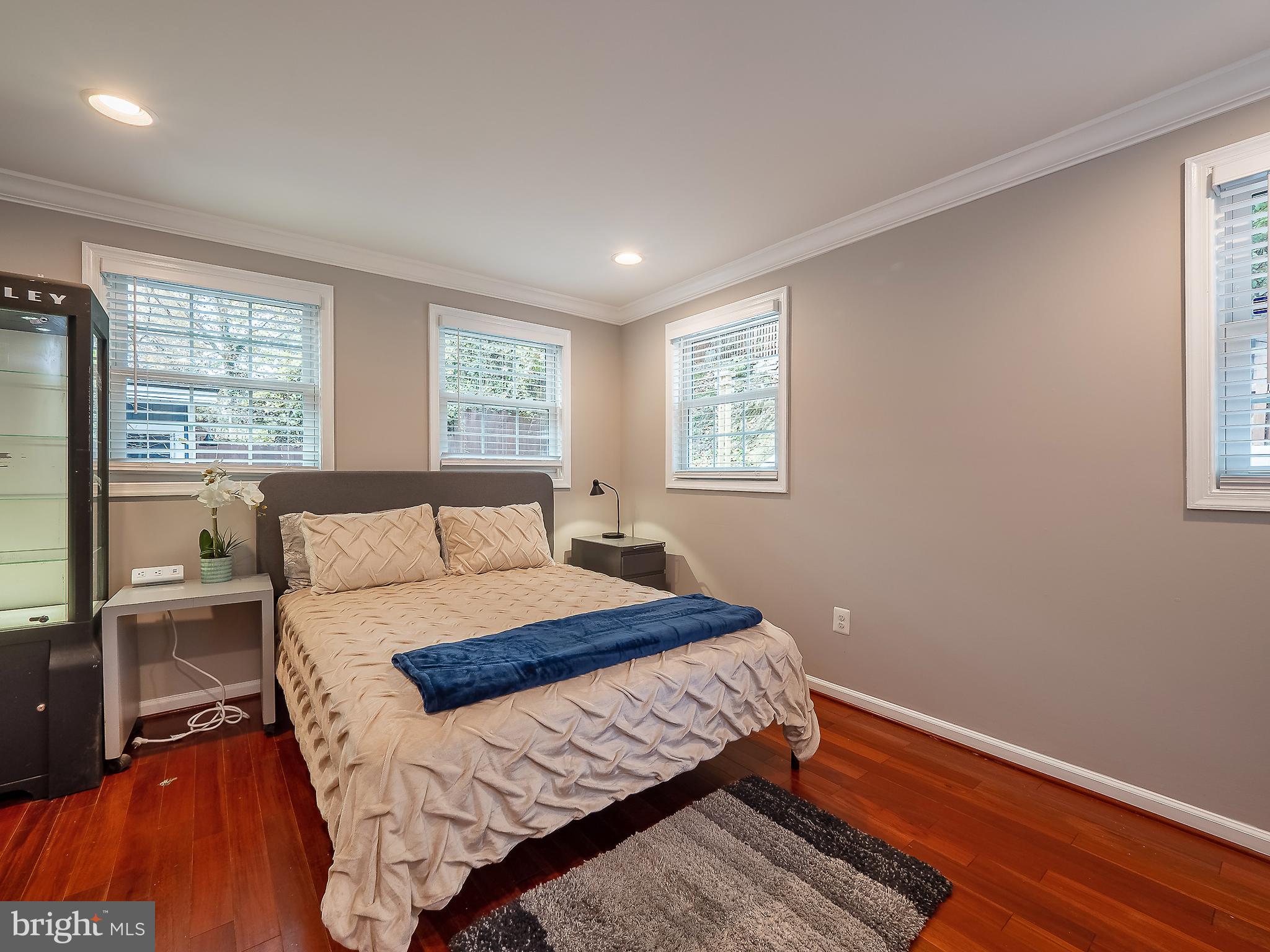 VEIRS MILL VILLAGE - Residential