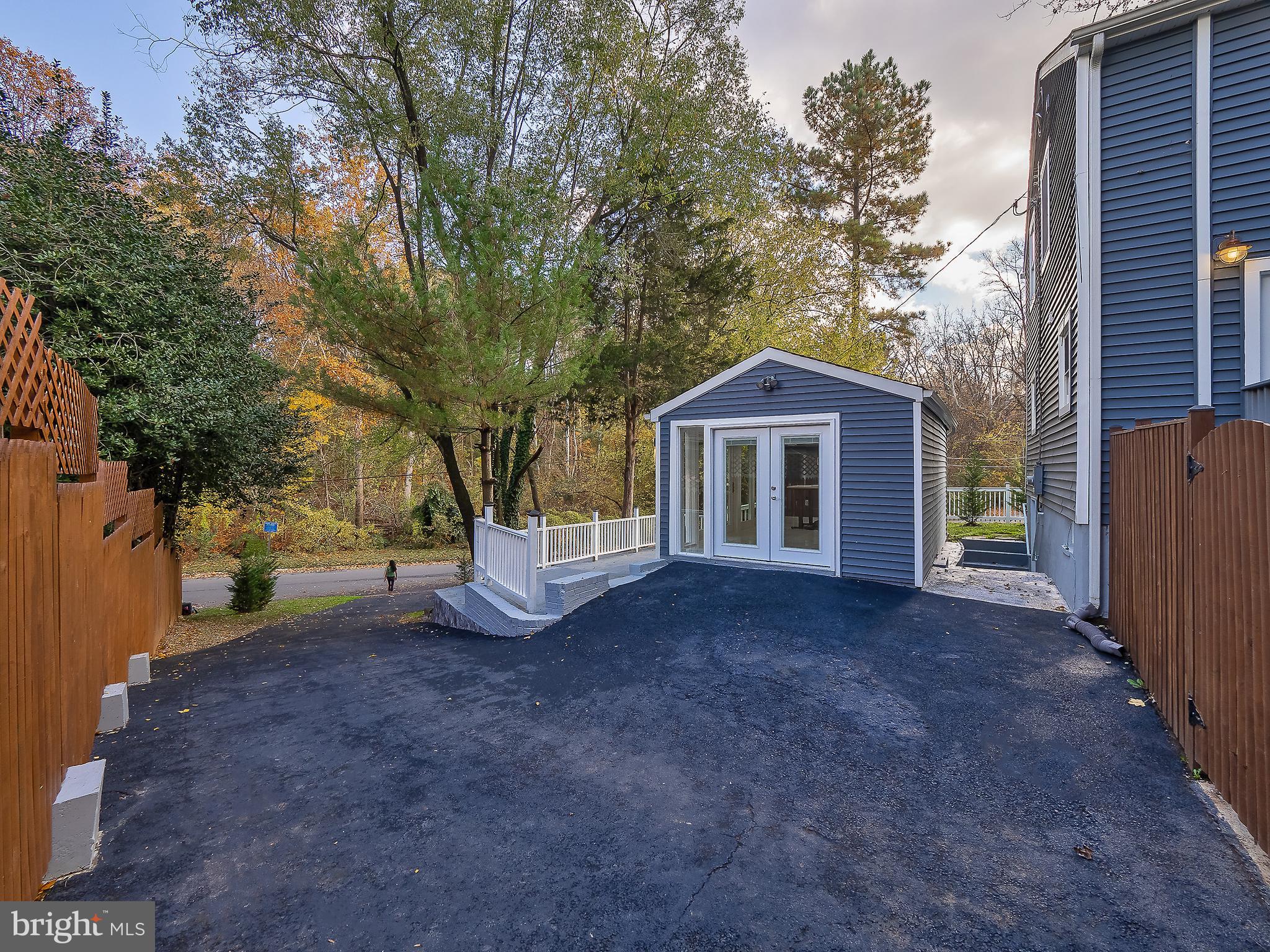 VEIRS MILL VILLAGE - Residential