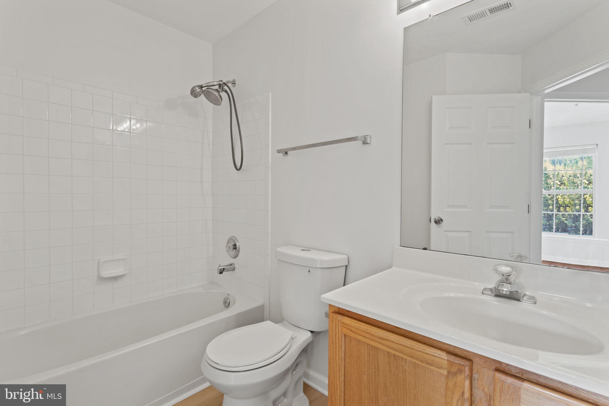 VILLAGES OF URBANA - Residential Lease