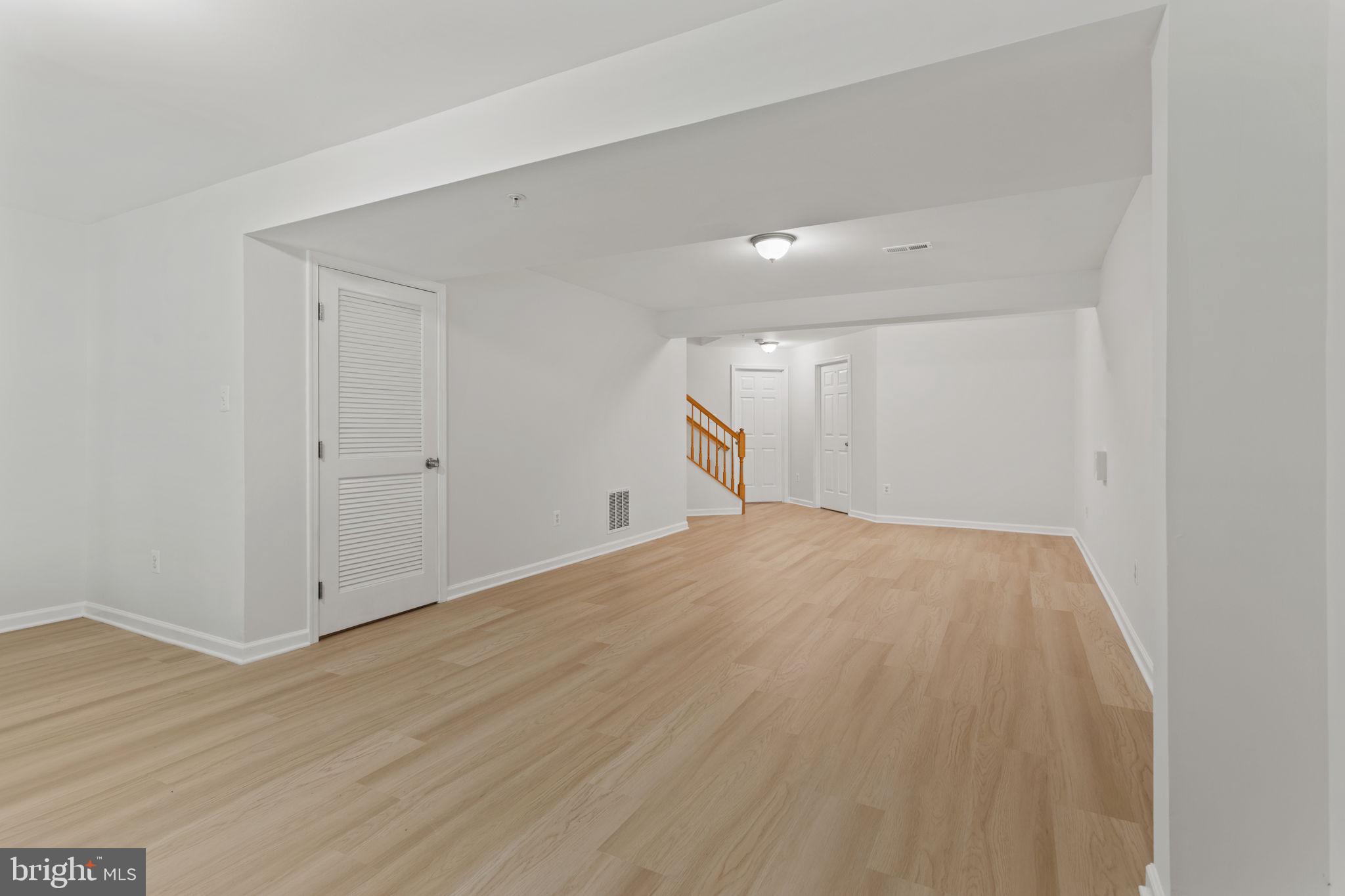 VILLAGES OF URBANA - Residential Lease