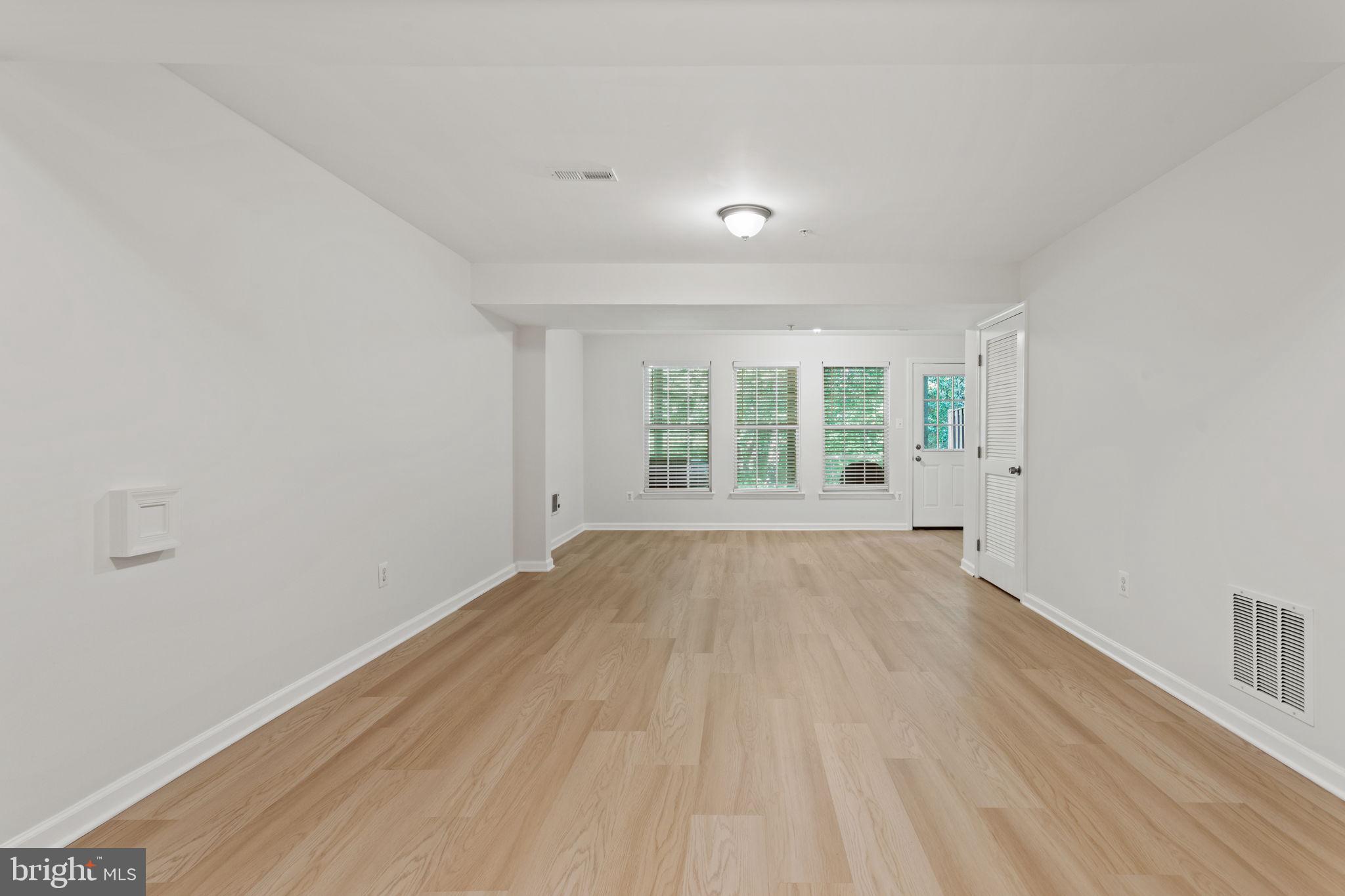 VILLAGES OF URBANA - Residential Lease