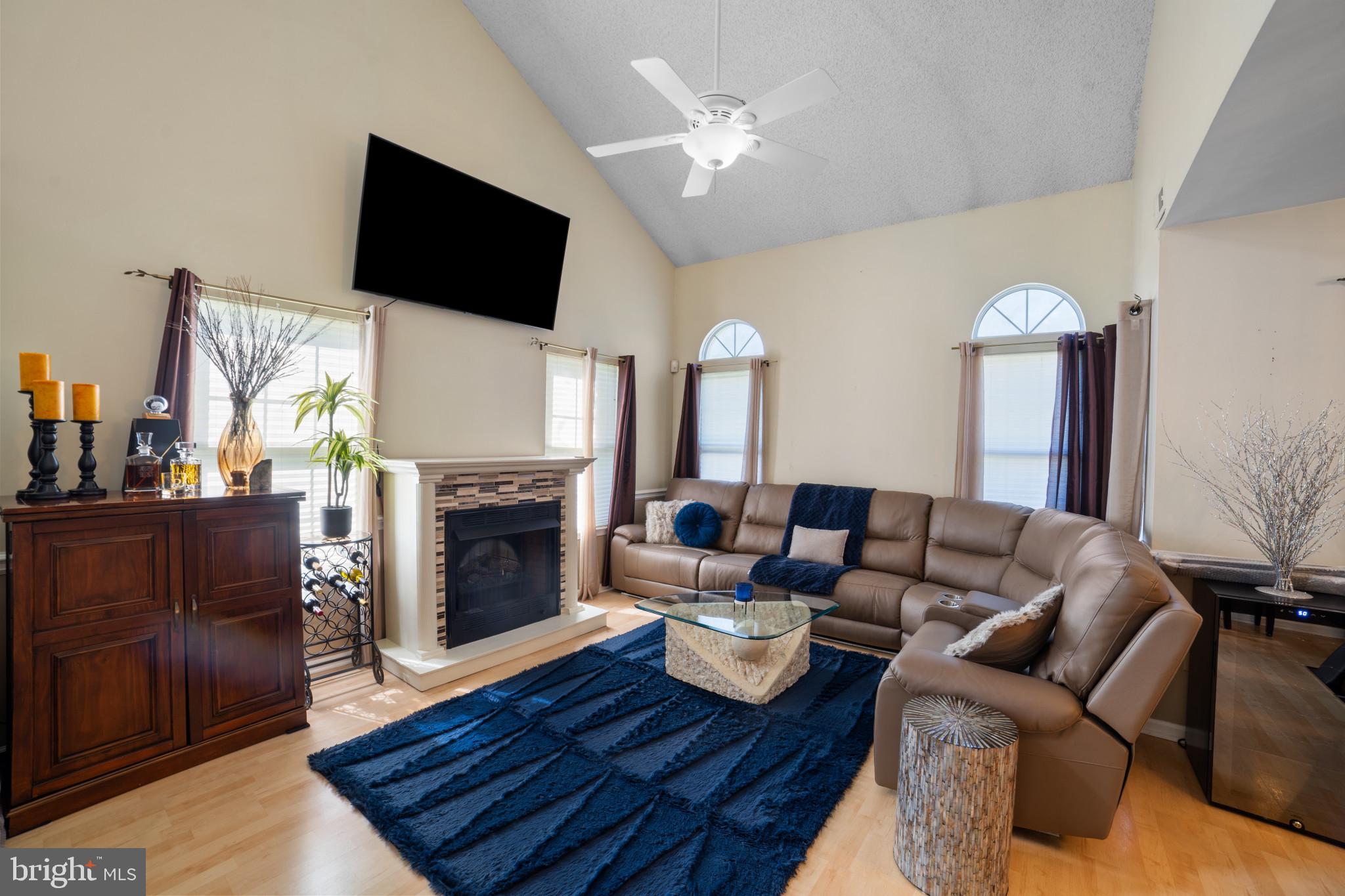 THE LAKES - Residential Lease