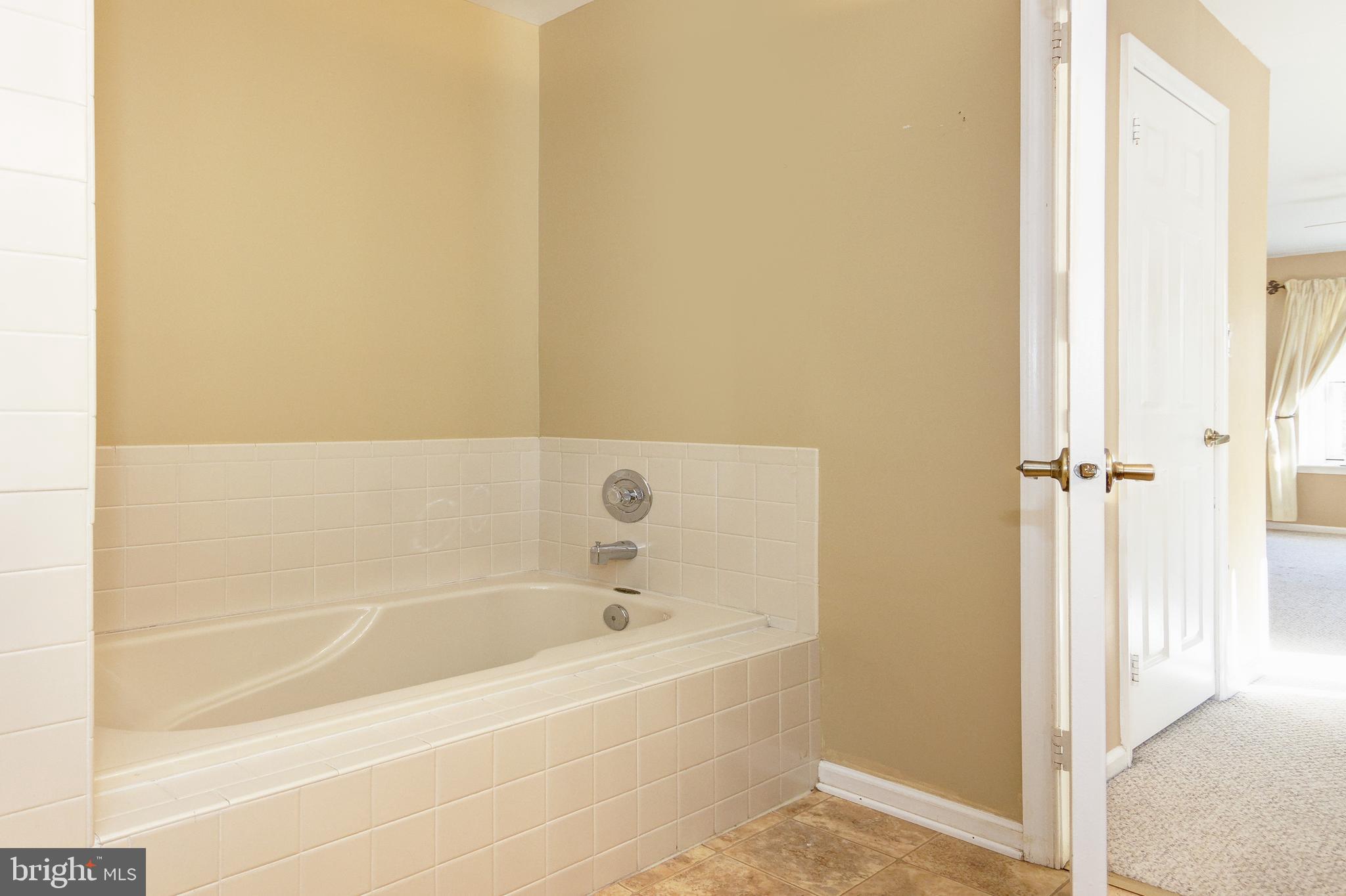 THE LAKES - Residential Lease