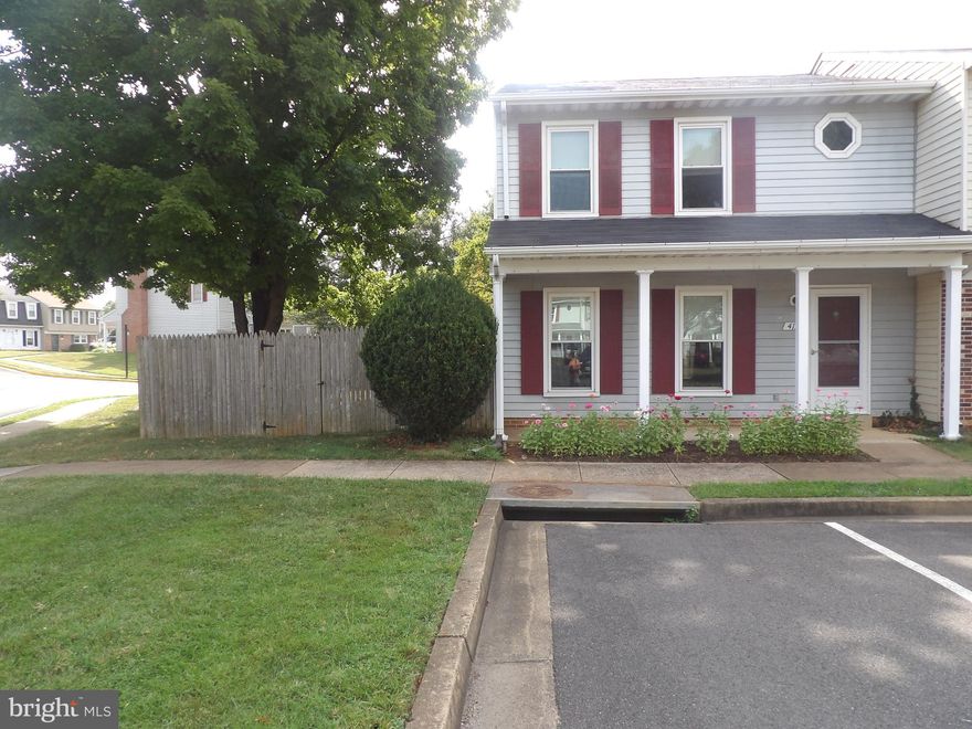 Charming  3 bedroom  end unit townhome with curb appeal galore.  Centrally located around the best shopping and restaurants Warrenton has to offer. Huge fenced in yard that offers shade over your custom brick patio. Upgraded Carrier HVAC unit, granite countertops, stainless steel appliances,  LED lighting, decorative fireplace, and french doors leading to your oasis in rear yard. The upper level boasts newer bathrooms along with 3 bedrooms. Primary bedrooms offers two closets including a walk-in. The home includes 2 designated parking spaces directly in front of the front door.
Available for immediate move in for accepted applicants. Strong Debt to Income ratio is a must. Apply online.