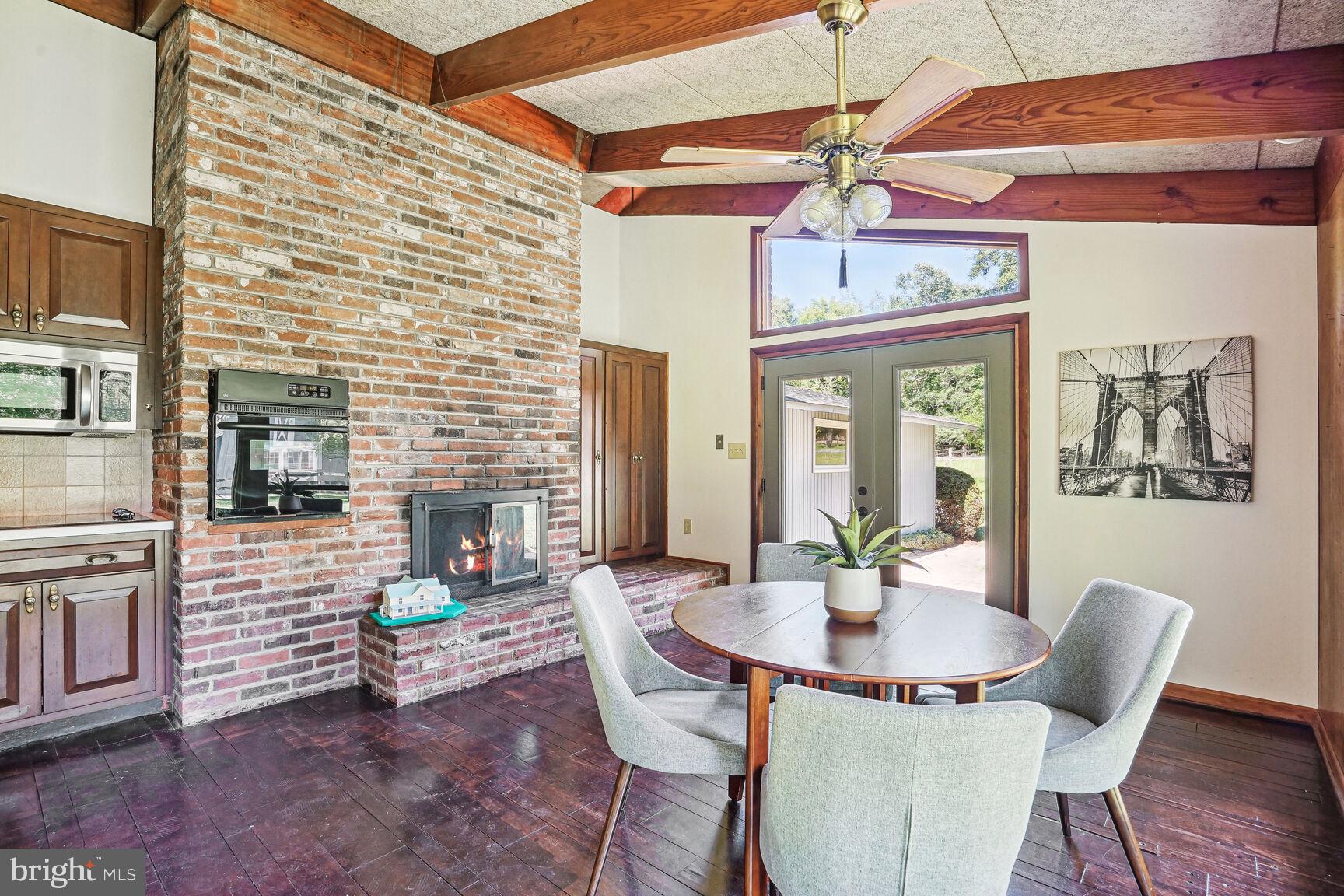 WALNUT ACRES - Residential