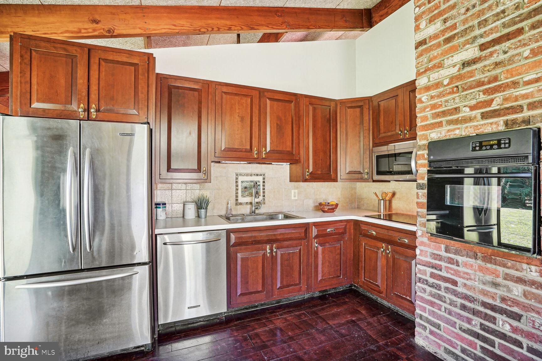 WALNUT ACRES - Residential