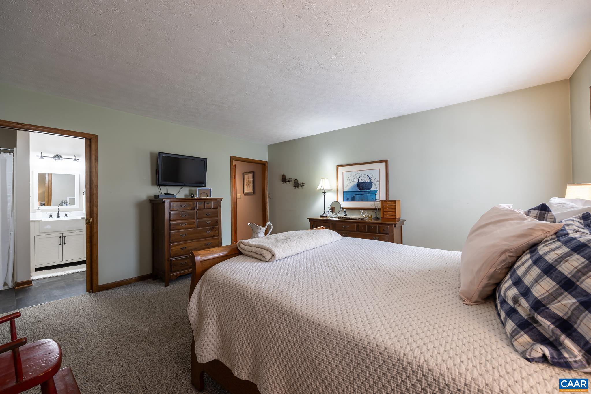 LAKE MONTICELLO - Residential