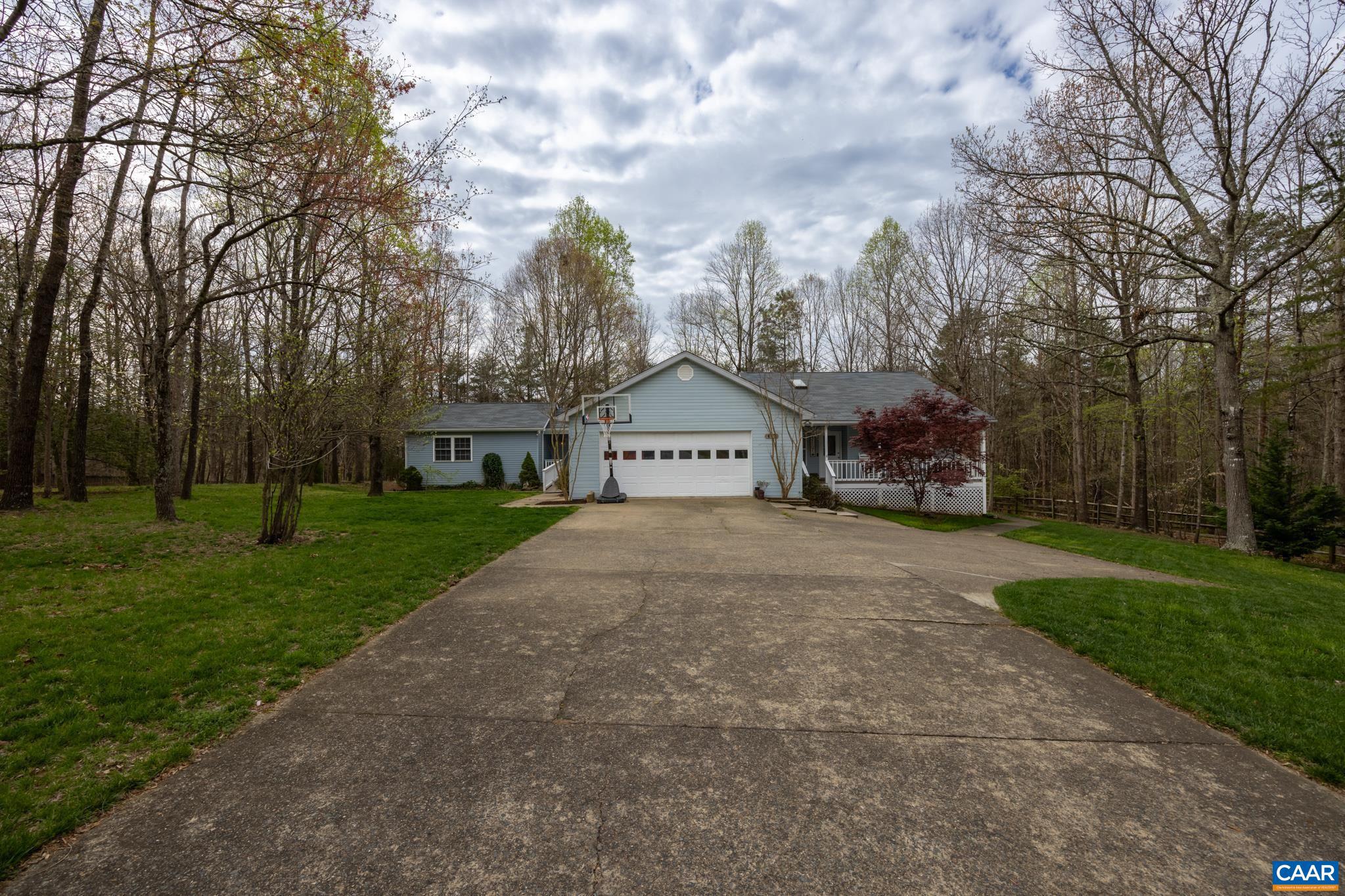 LAKE MONTICELLO - Residential