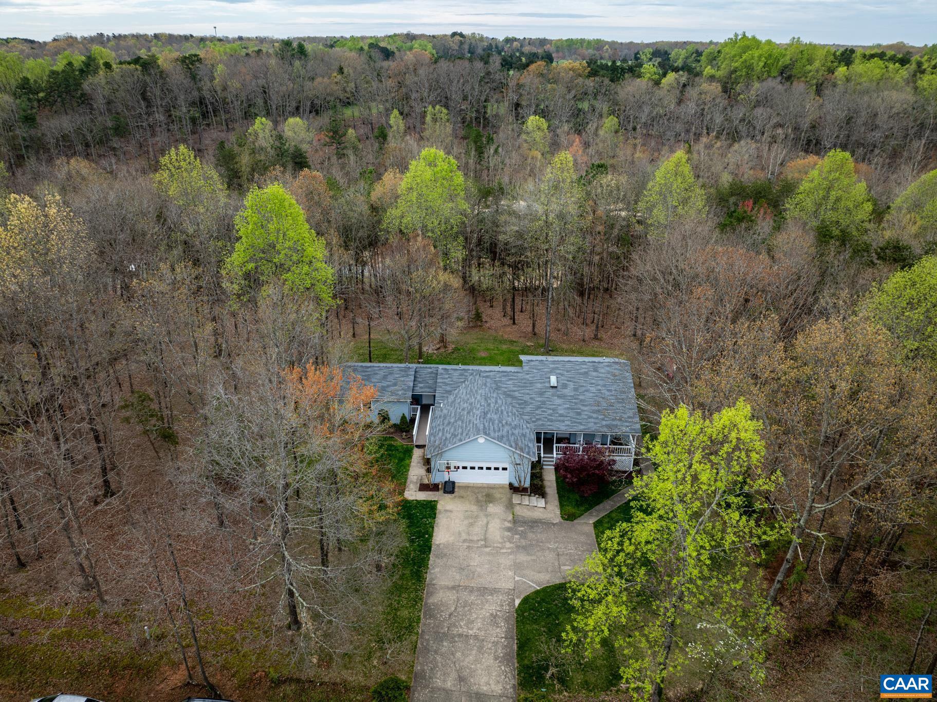 LAKE MONTICELLO - Residential