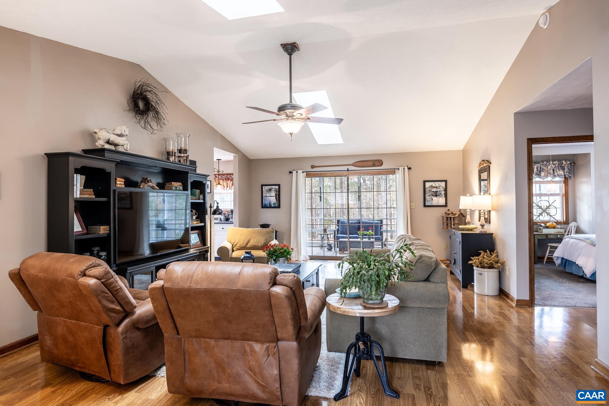 LAKE MONTICELLO - Residential