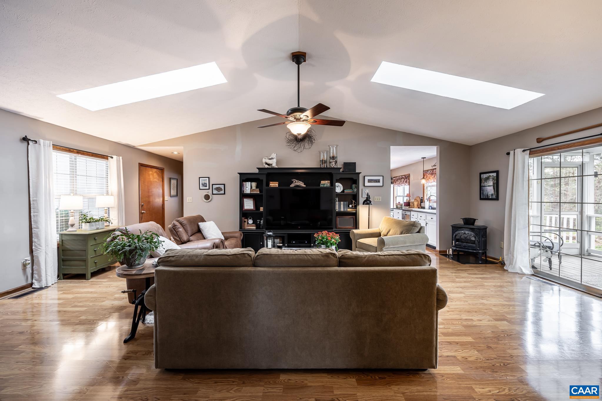 LAKE MONTICELLO - Residential