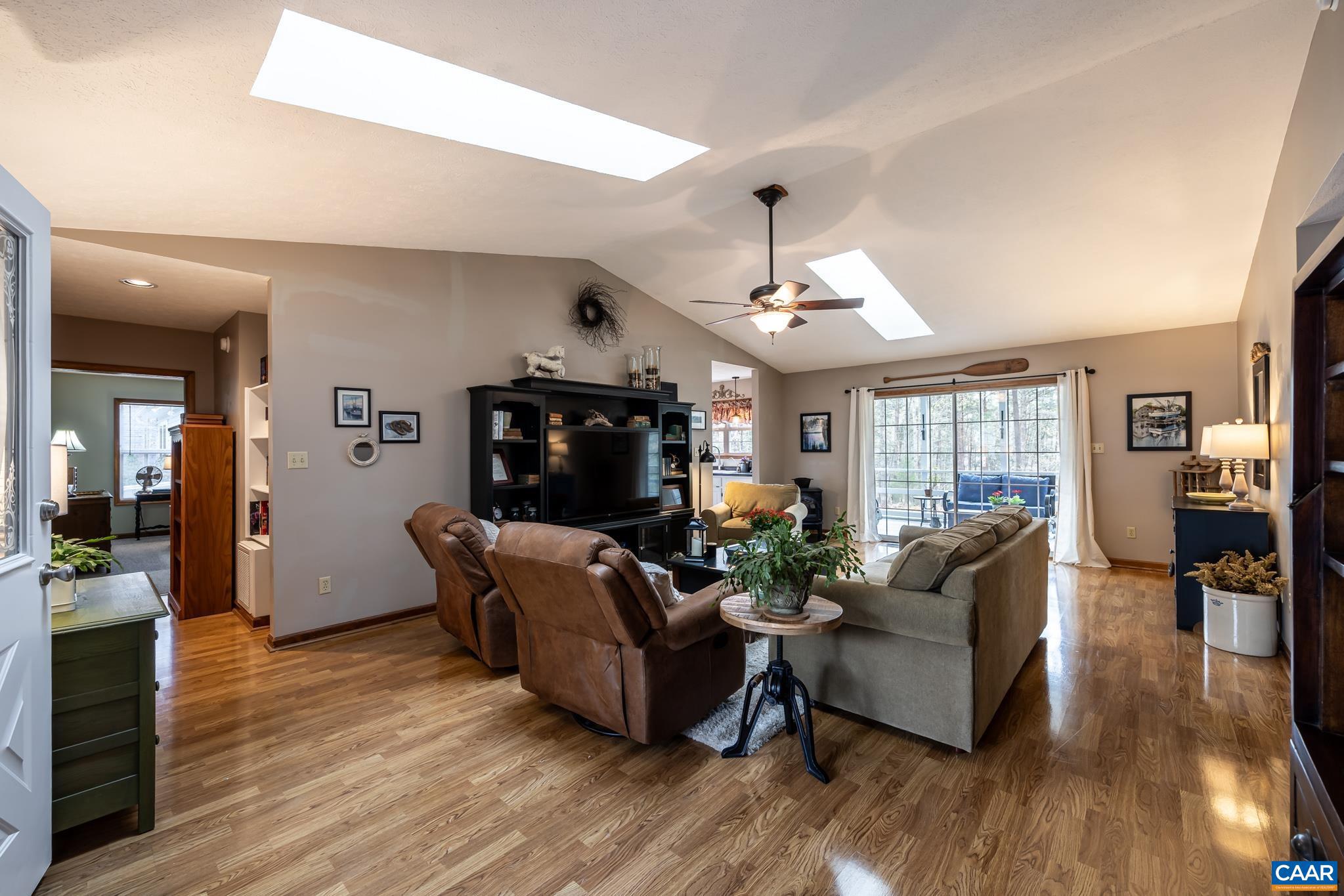 LAKE MONTICELLO - Residential