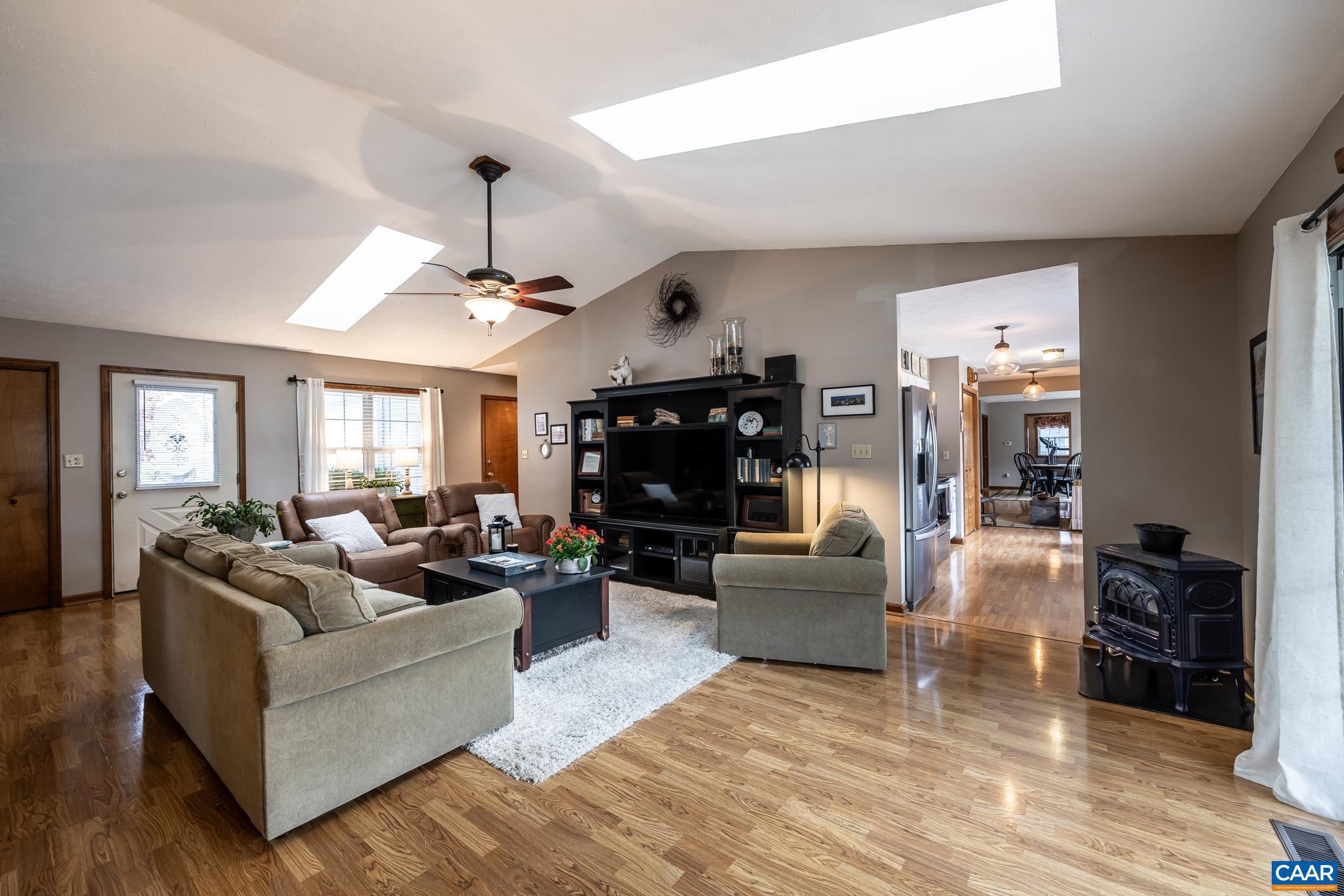 LAKE MONTICELLO - Residential