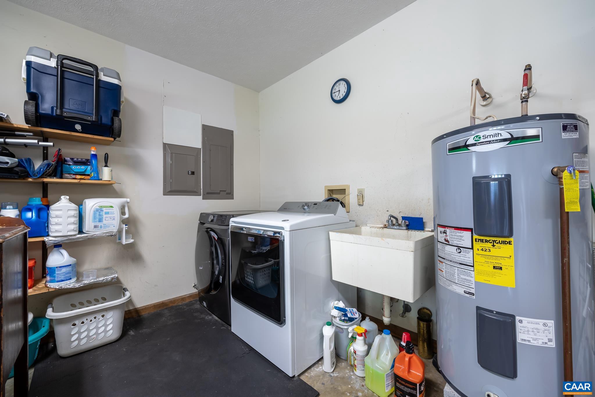 LAKE MONTICELLO - Residential