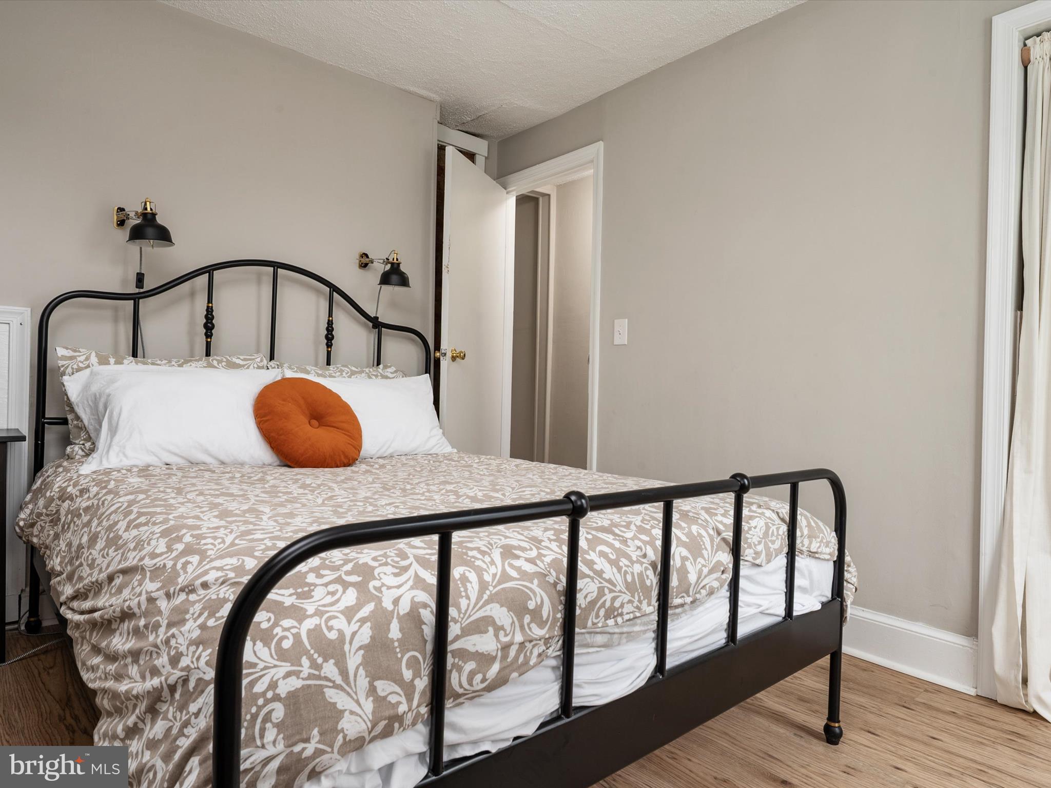 REGULARS - Residential